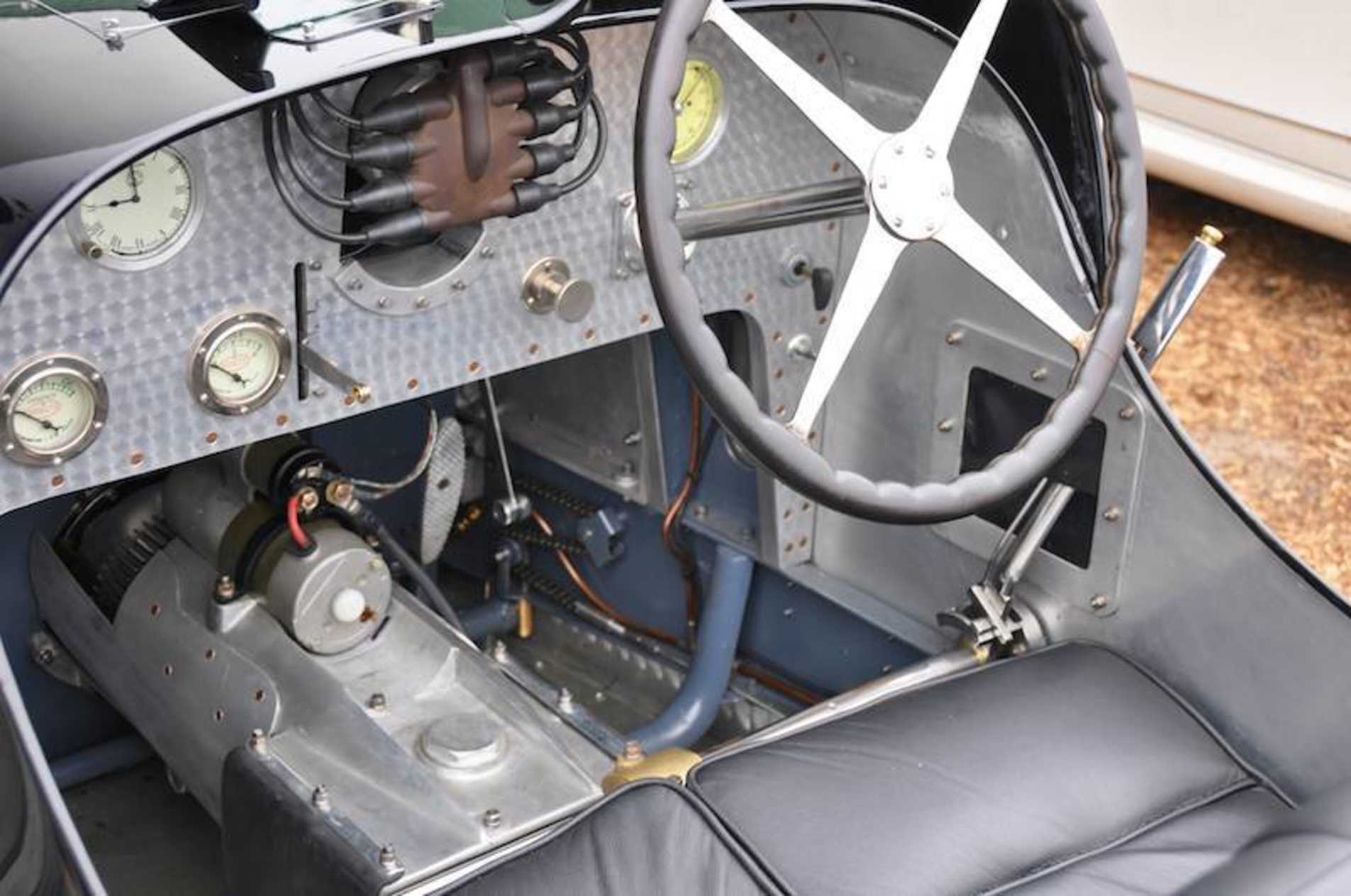 Bugatti "type 35" avec une vue sur le volant
