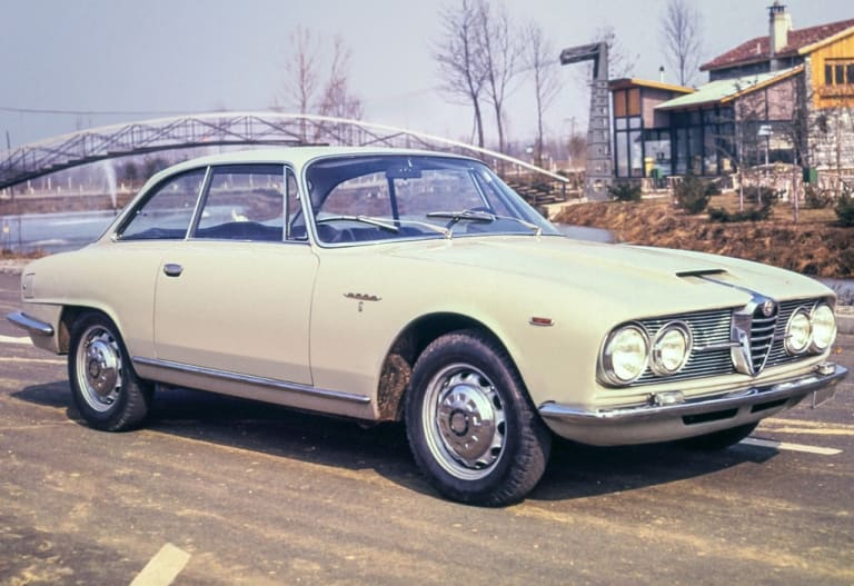 Alfa Romeo 2600 Sprint : le dernier 6 en ligne Alfa