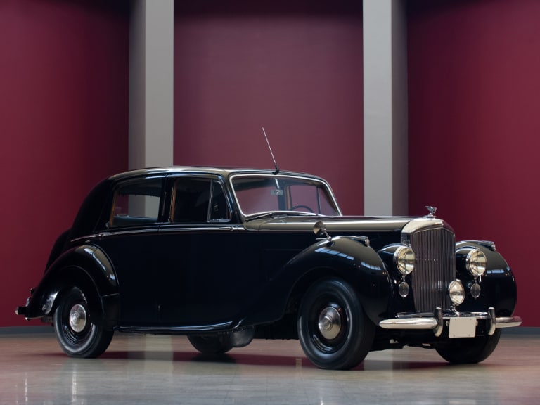 Bentley Mark VI : berline moderne et tout acier