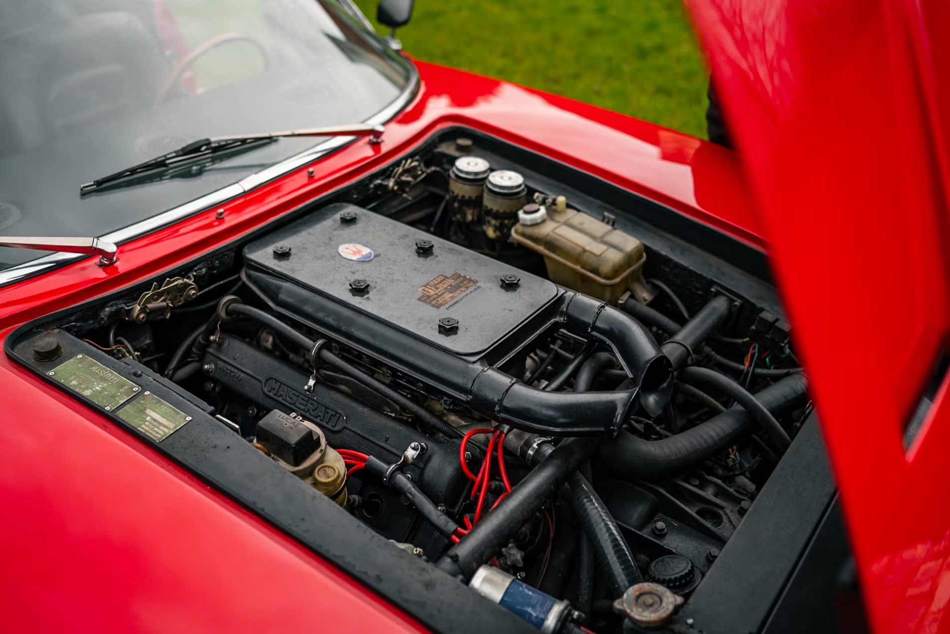 Vue du moteur d'une Maserati Ghibli