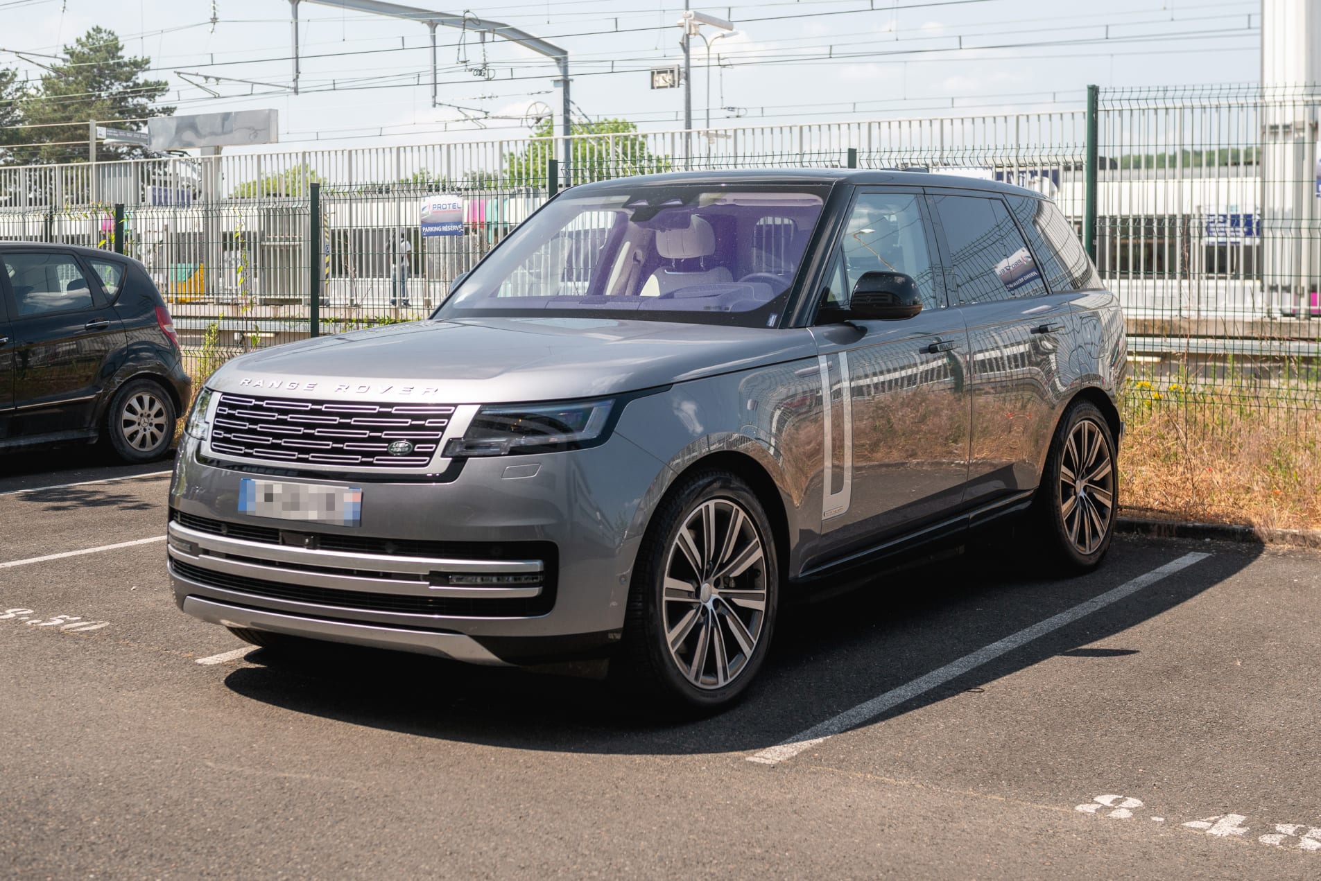 land rover range rover P510e SWB