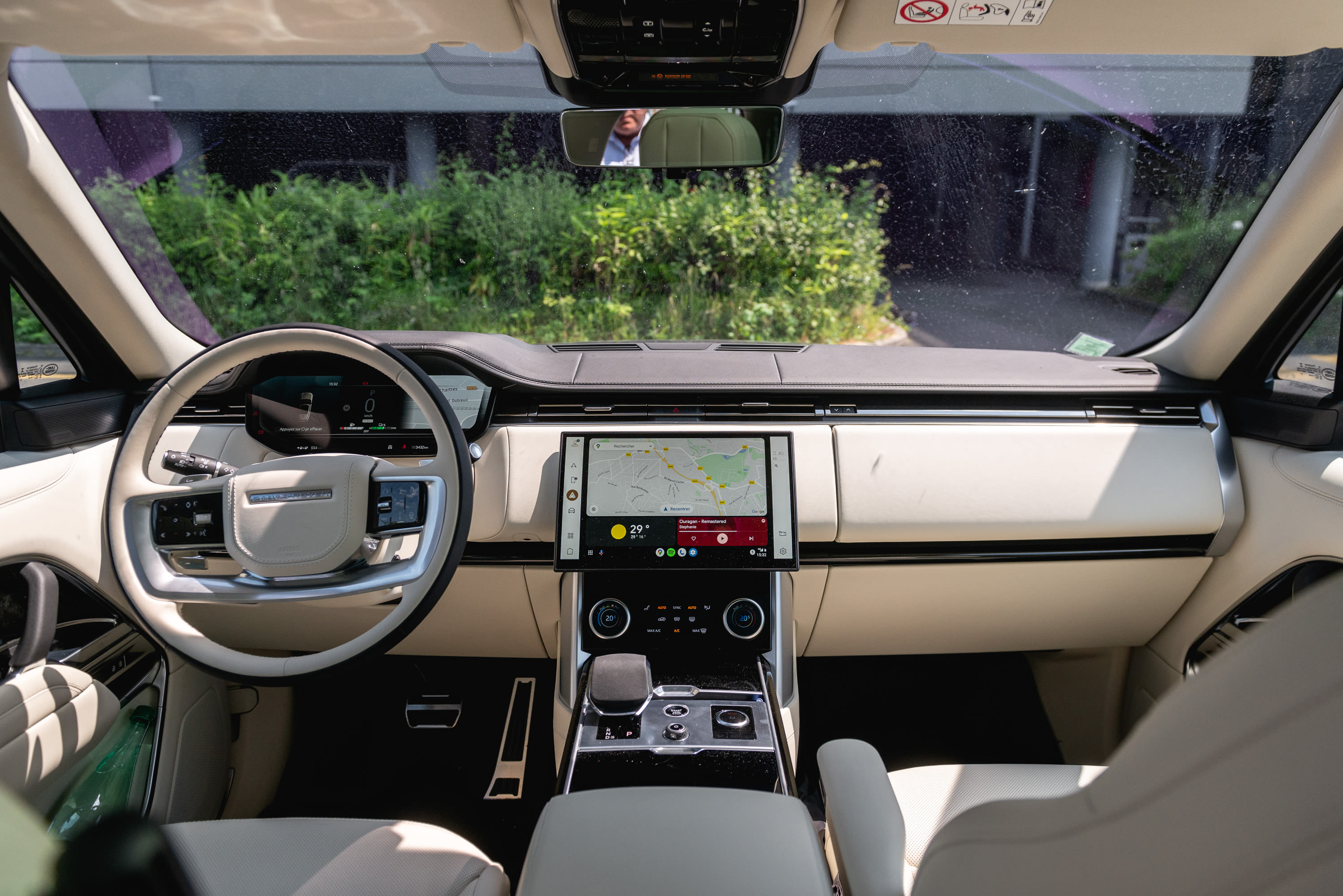 LAND ROVER Range Rover Mark Ii P510e Swb 2023 occasion intérieur (1)