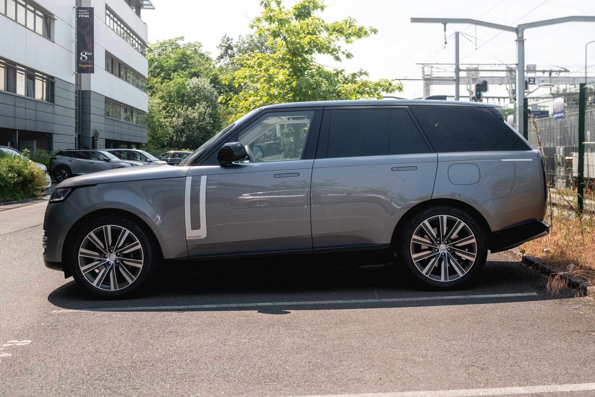 land rover range rover P510e SWB