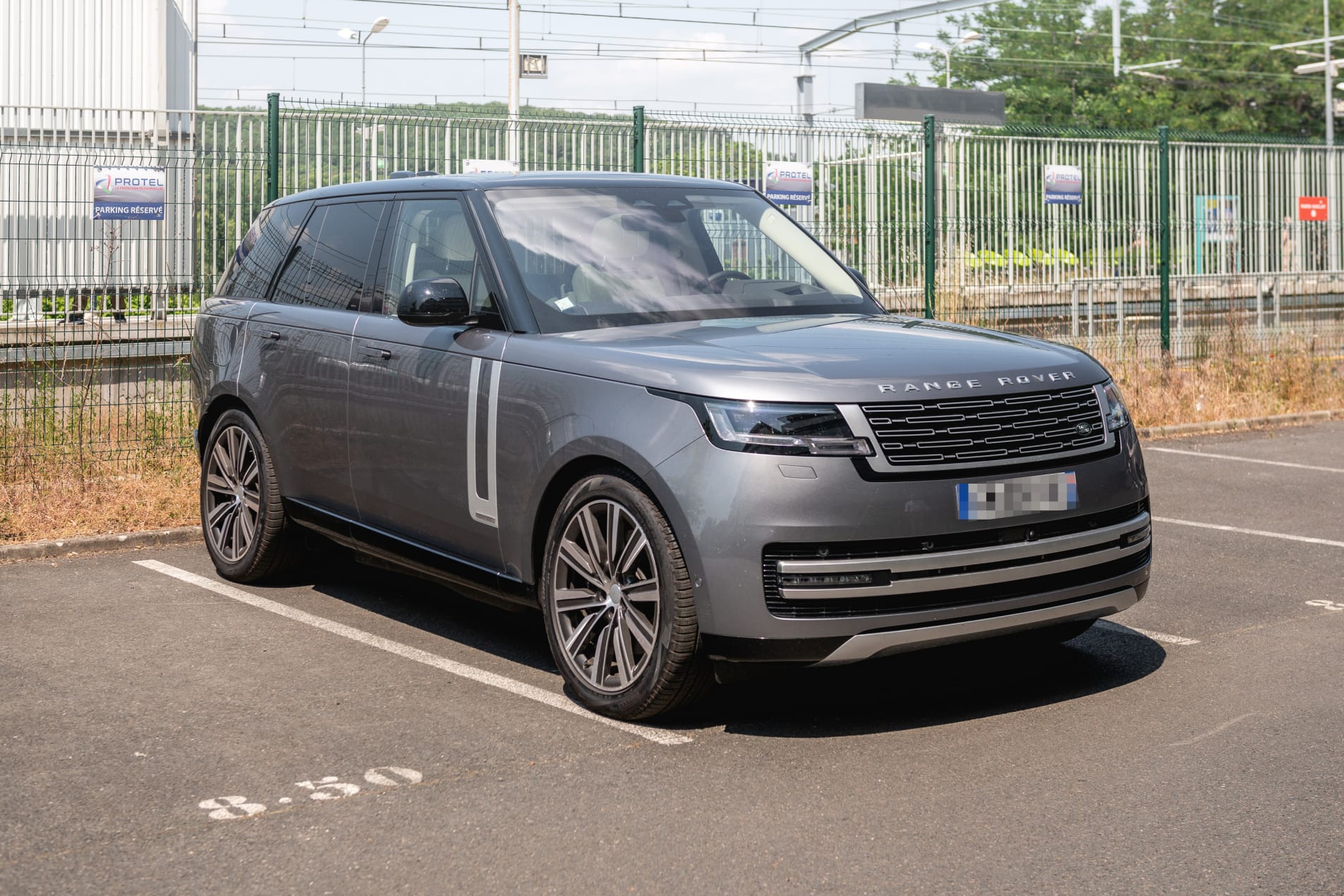 land rover range rover P510e SWB