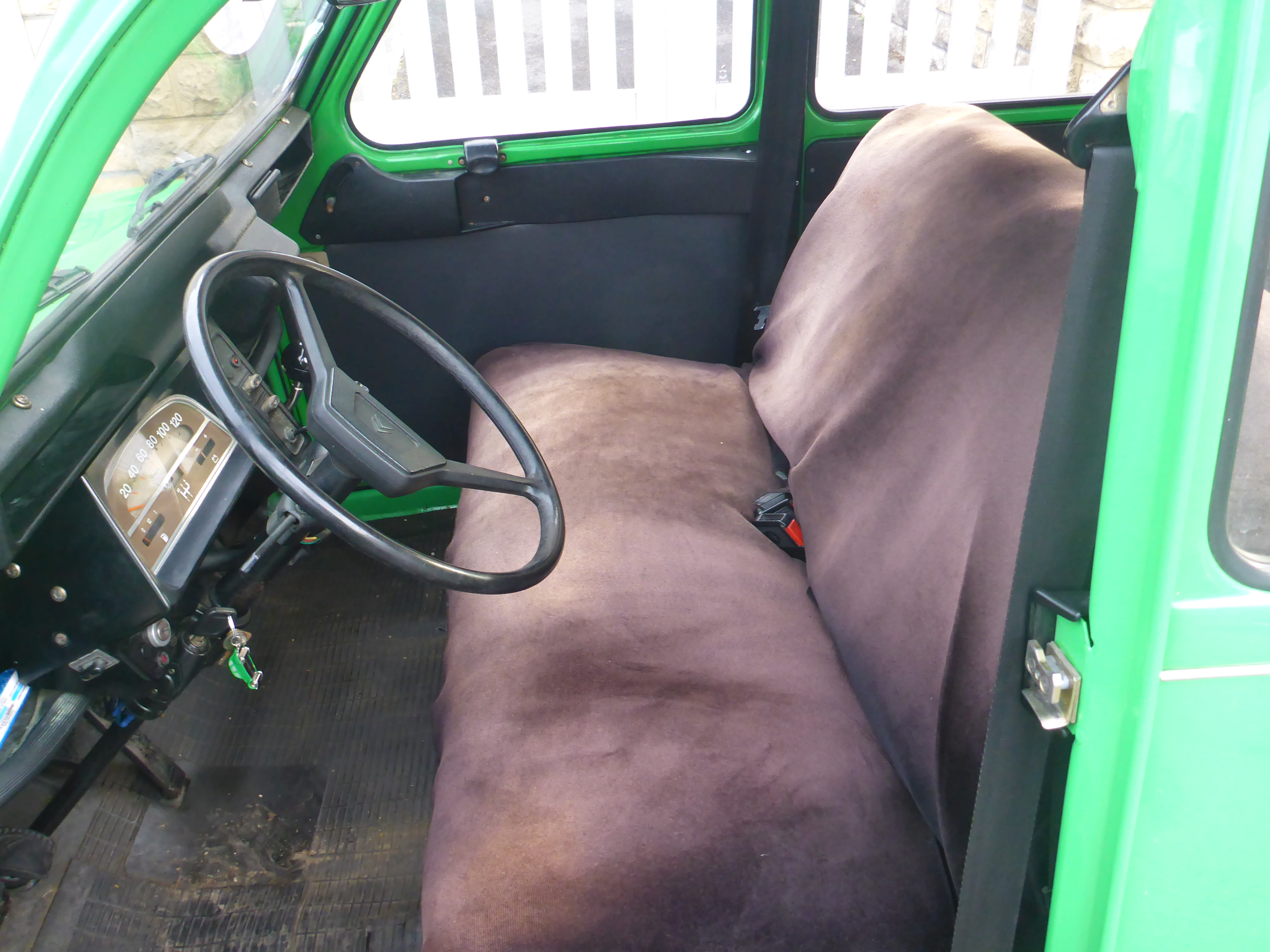 CITROEN 2 Cv Spécial 4 Windows 1977 occasion intérieur (1)