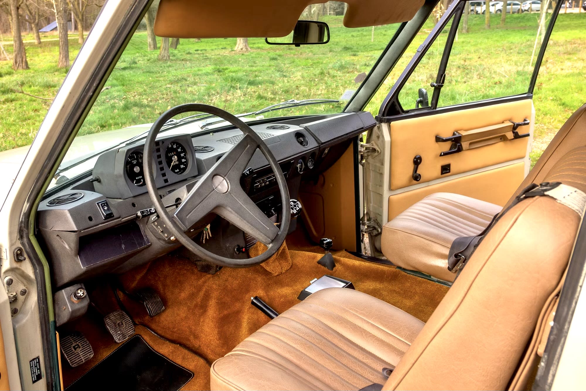 LAND ROVER Range Rover Classic Carburettor 3-door 1975 occasion intérieur (1)