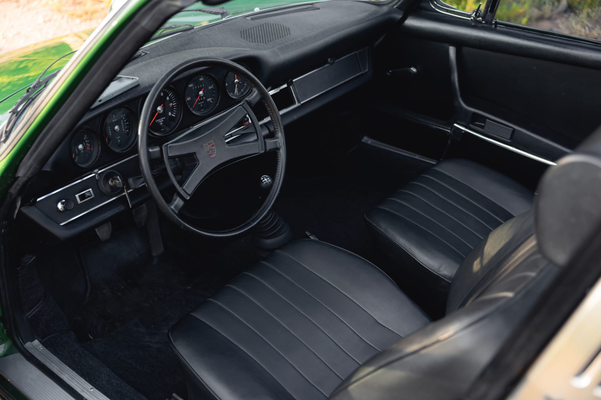 Porsche 911 2.4 E Targa "oil-klappe"