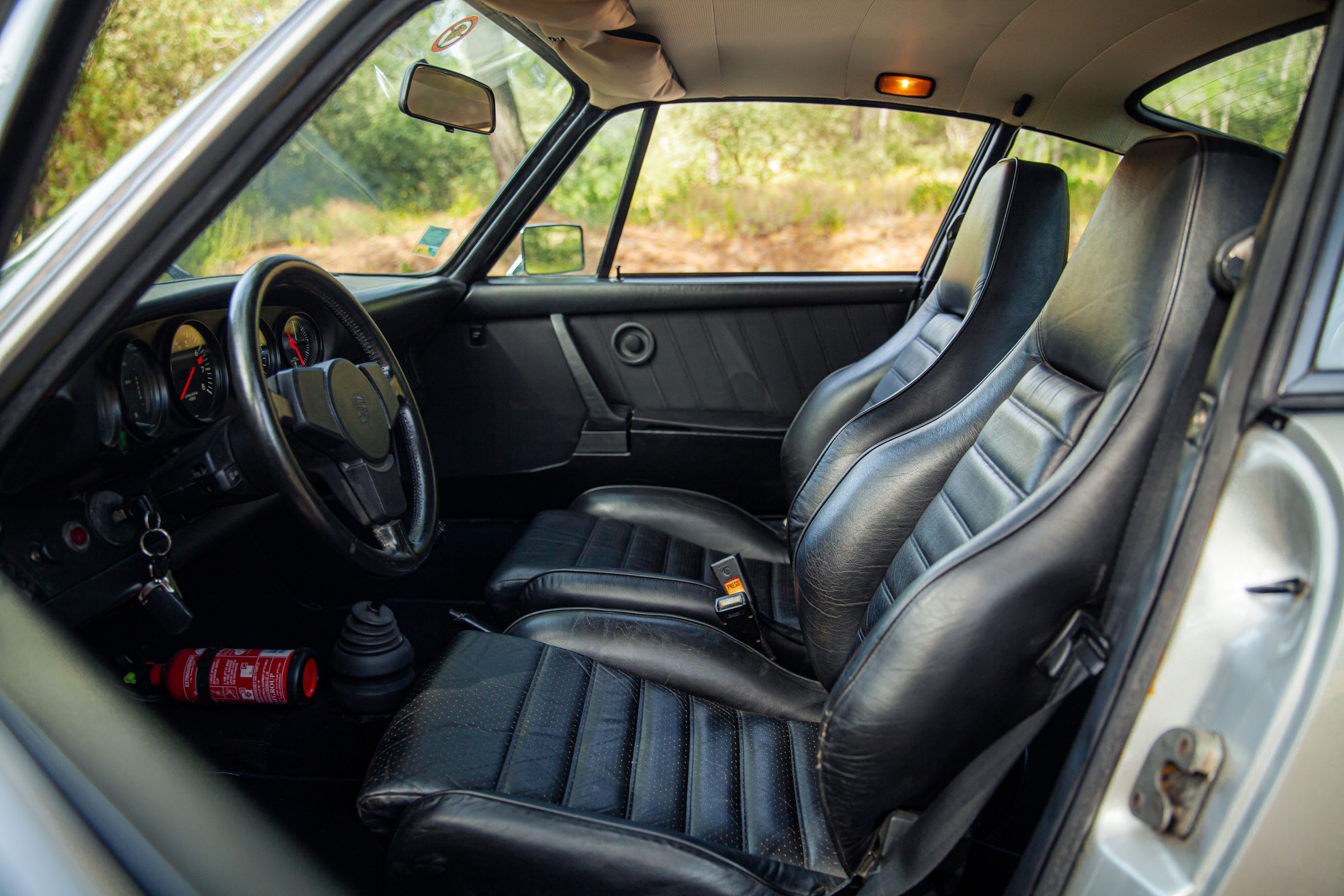 PORSCHE 911 Jubilé Edition 1975 used interior (1)