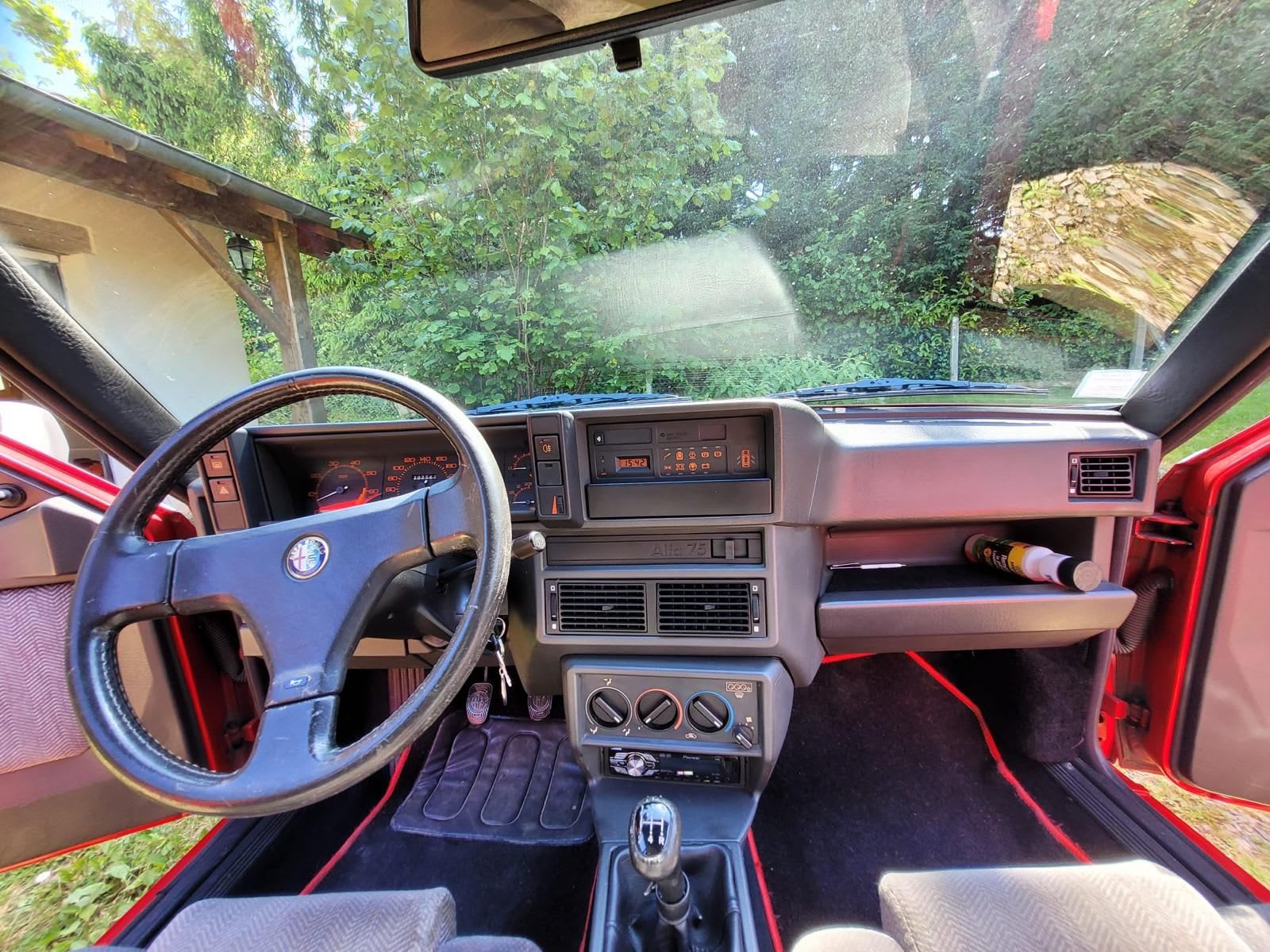 ALFA ROMEO 75 Turbo 1989 1989 used interior (1)