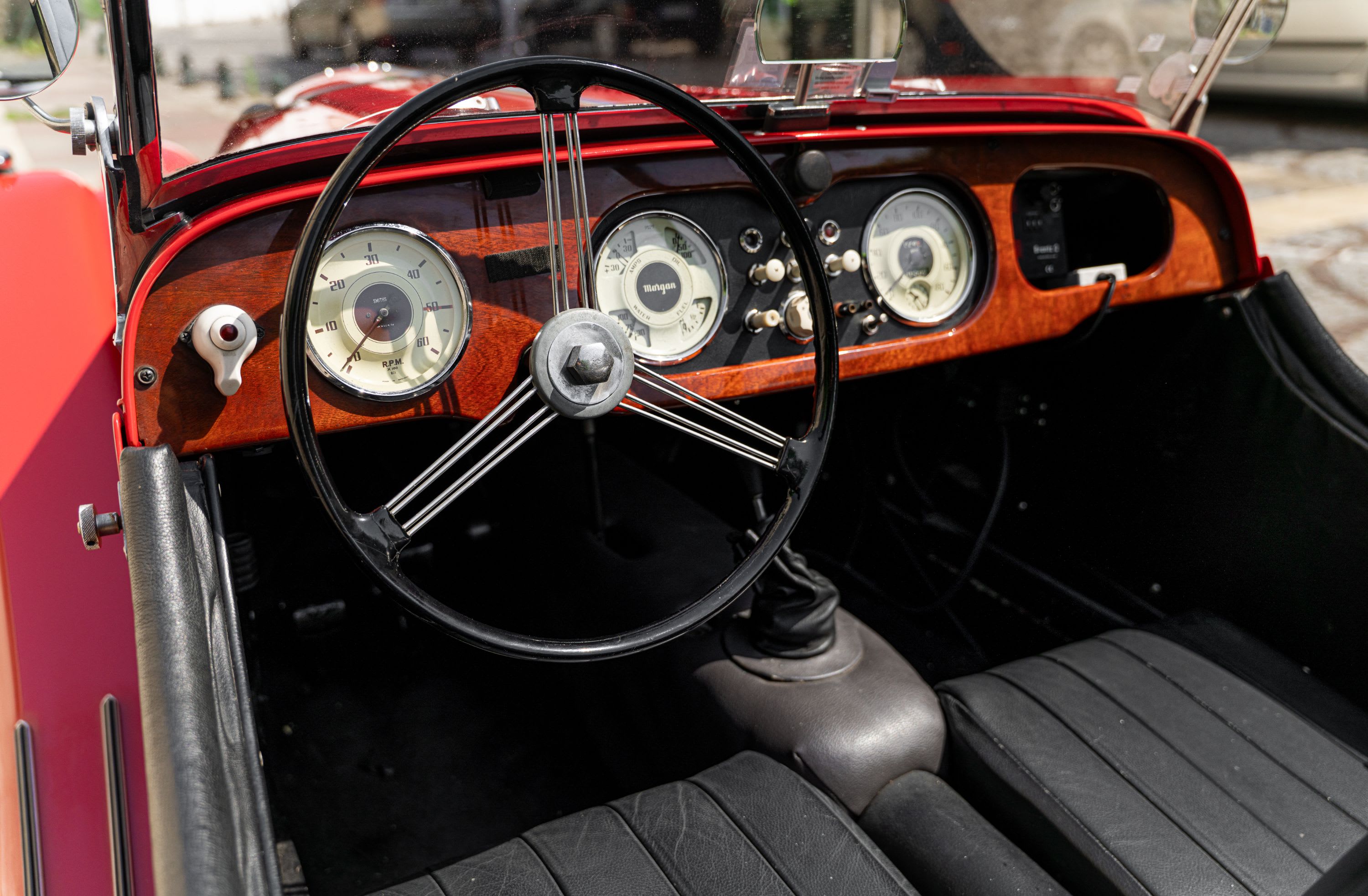 MORGAN Plus 4   1955 used interior (1)