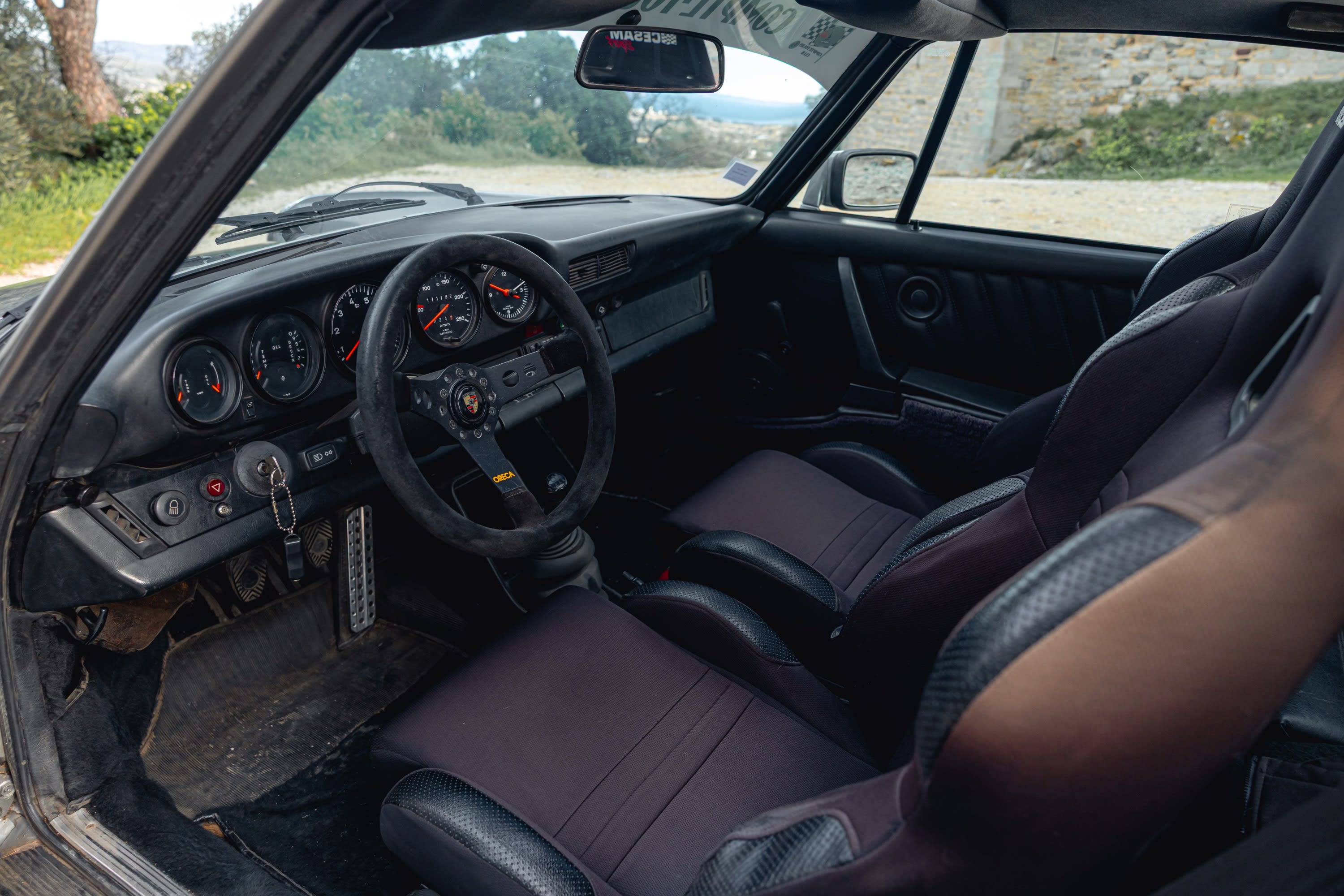 PORSCHE 911 2.7 Coupé 1976 occasion intérieur (1)