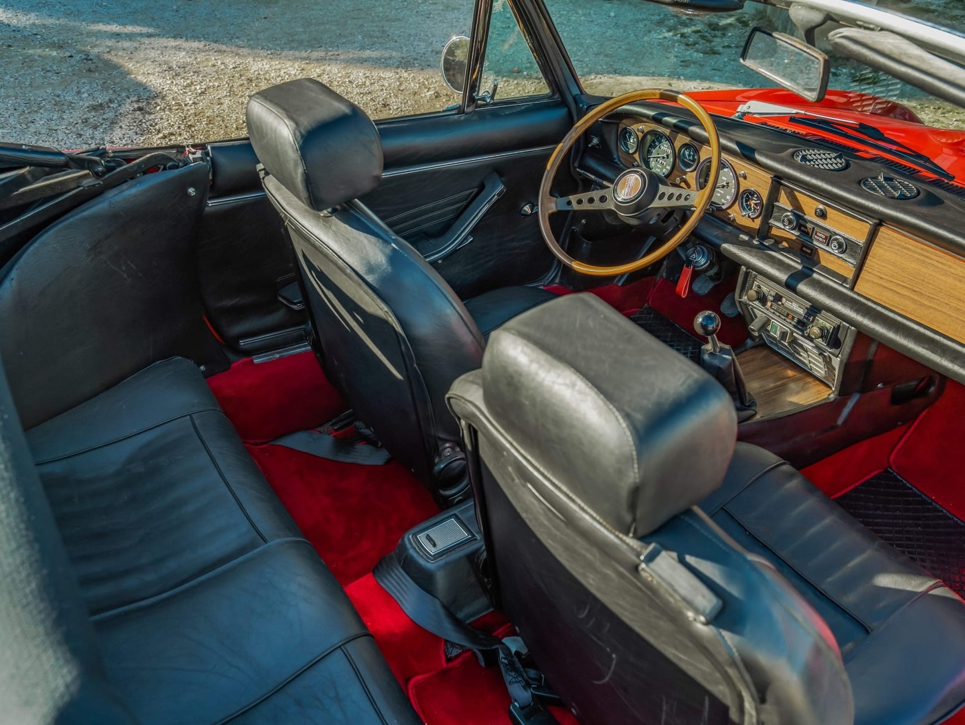 FIAT 124 Sport 1978 usado interior (1)