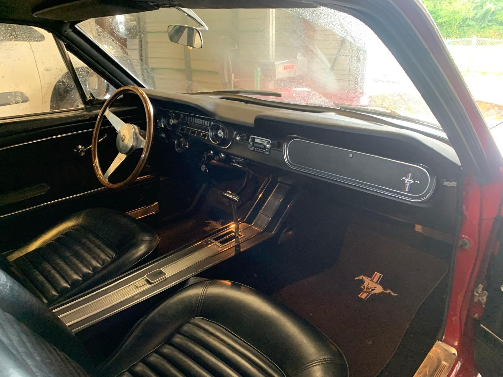 FORD Mustang 289ci Code C 1965 occasion intérieur (1)