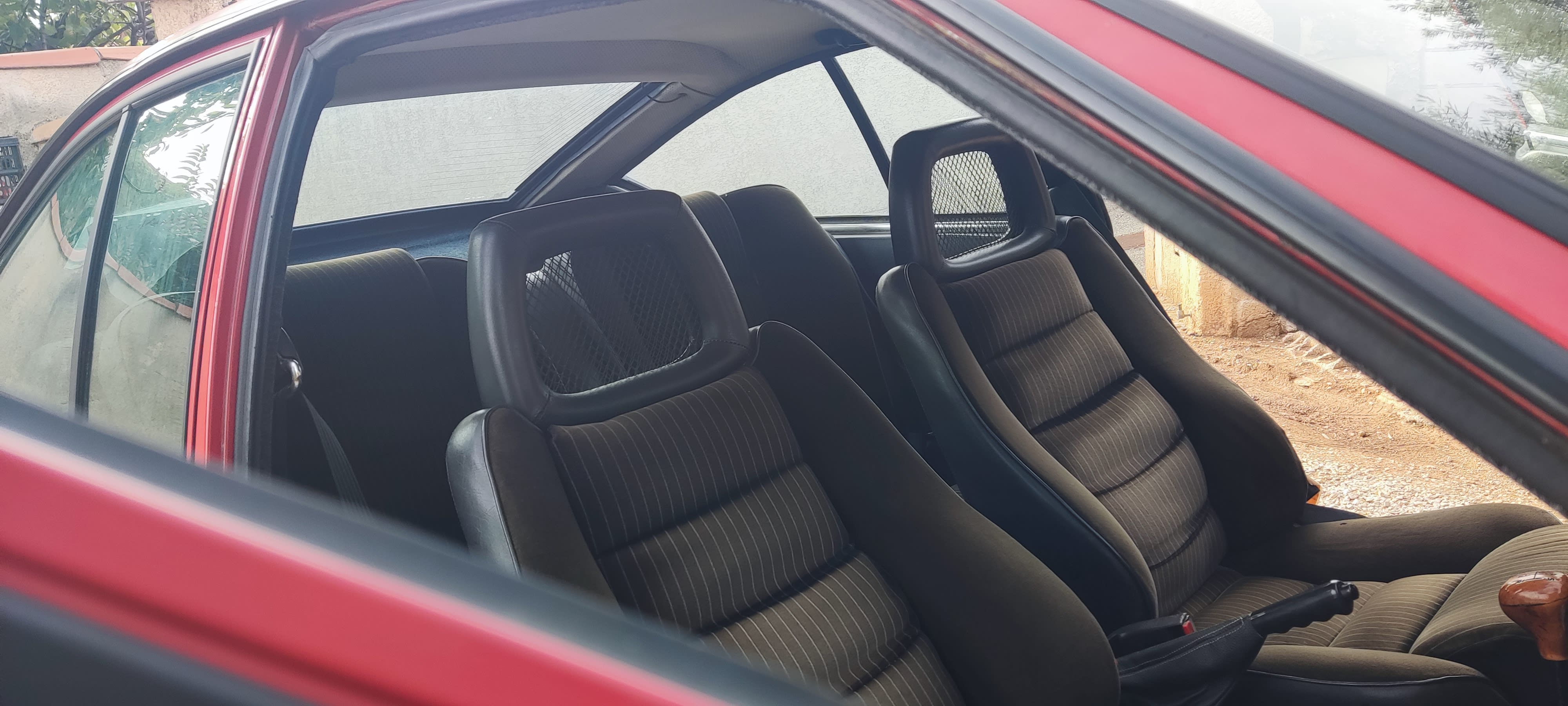 ALFA ROMEO Gtv 6 Tipo 116 1982 occasion intérieur (1)