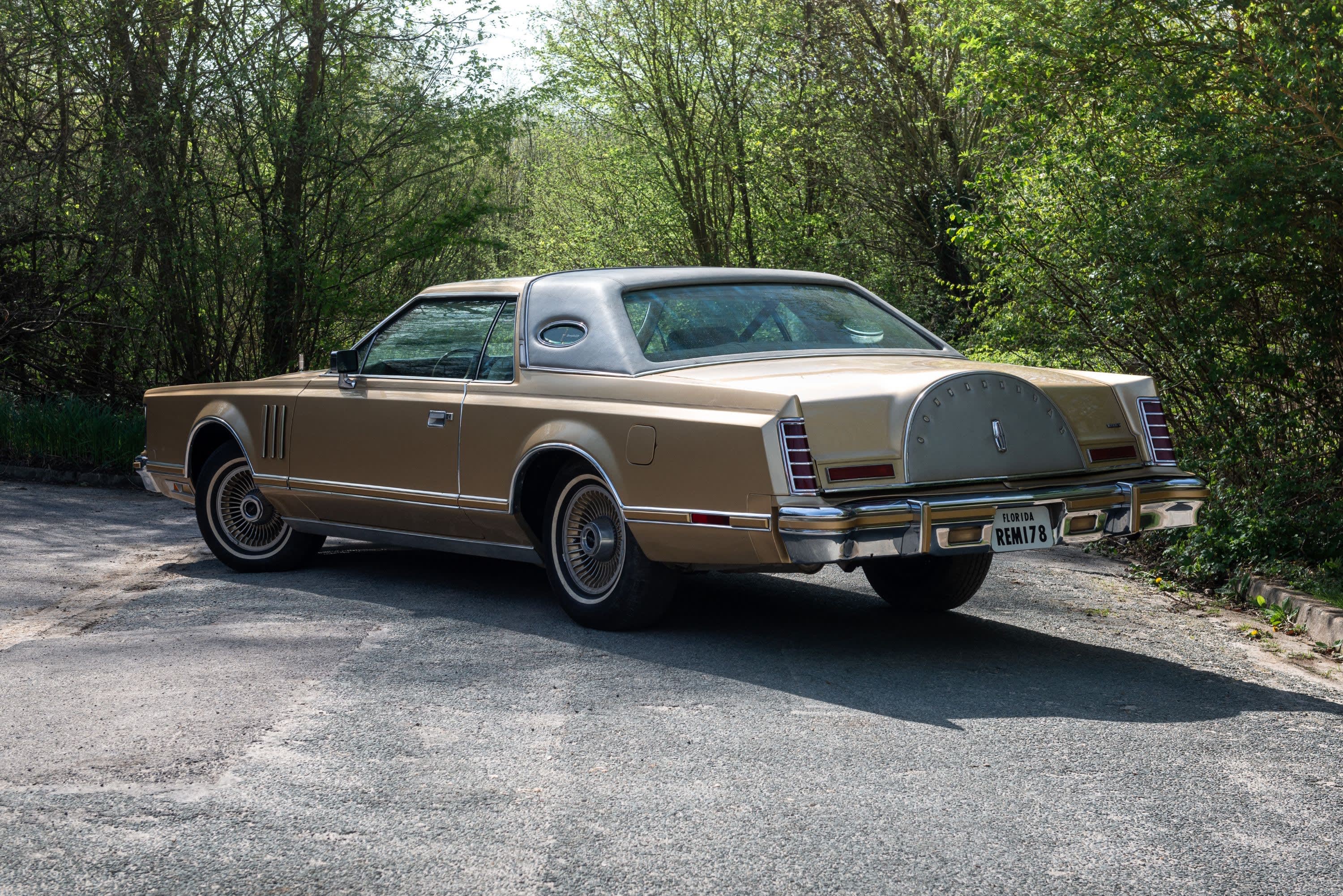 LINCOLN Continental Mark V Diamond Jubilee Gold Edition 1978 occasion extérieur (2)
