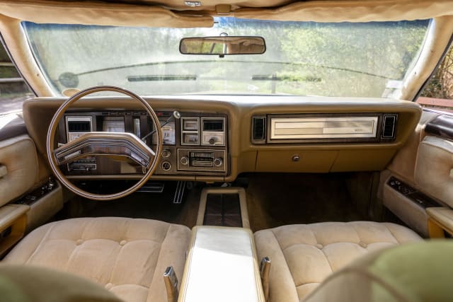 Lincoln Continental Mark V Diamond Jubilee Gold Edition