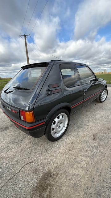 PEUGEOT 205 Gti 1.9  1987 occasion extérieur (2)