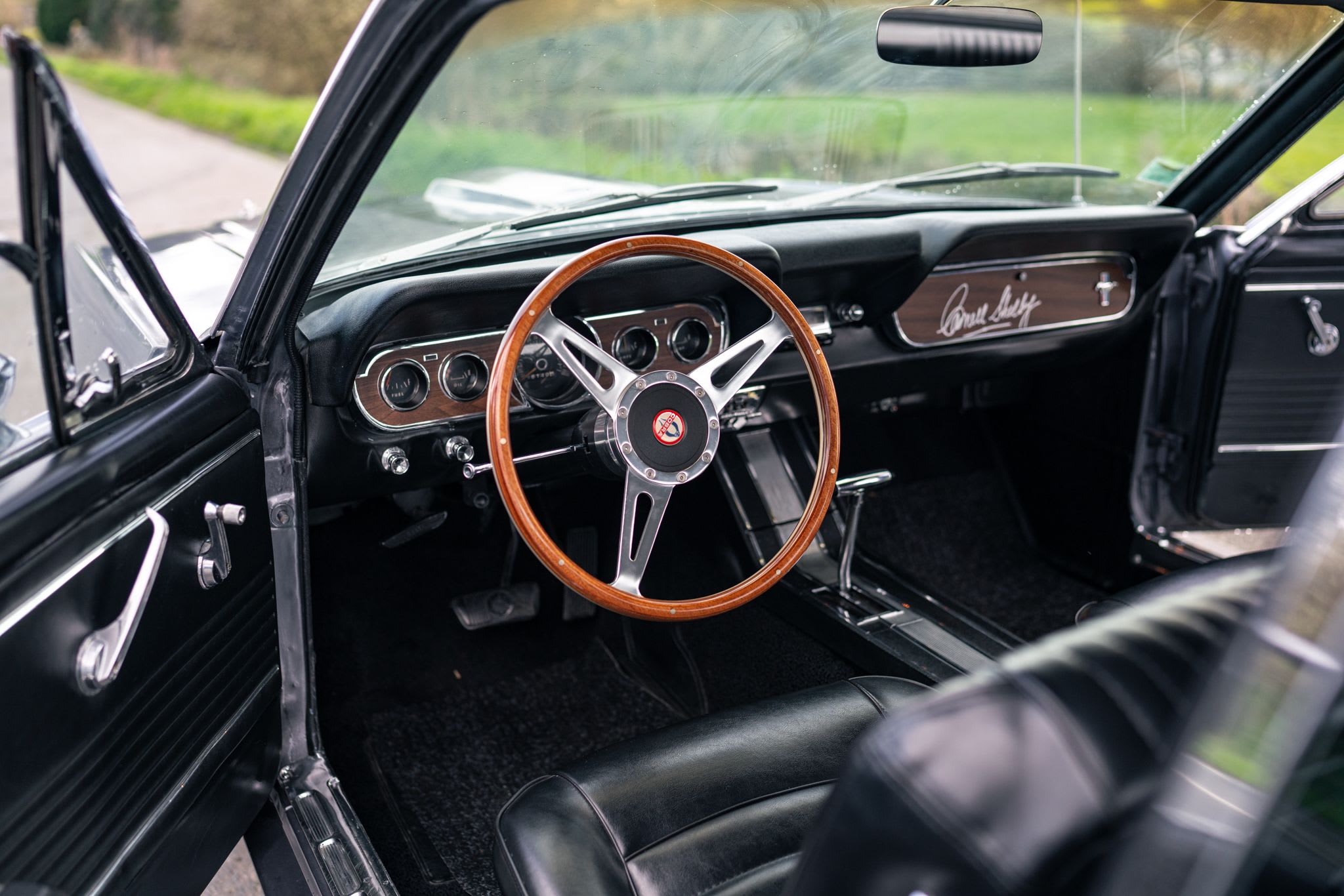 FORD Mustang 289ci Code A 1966 used interior (1)