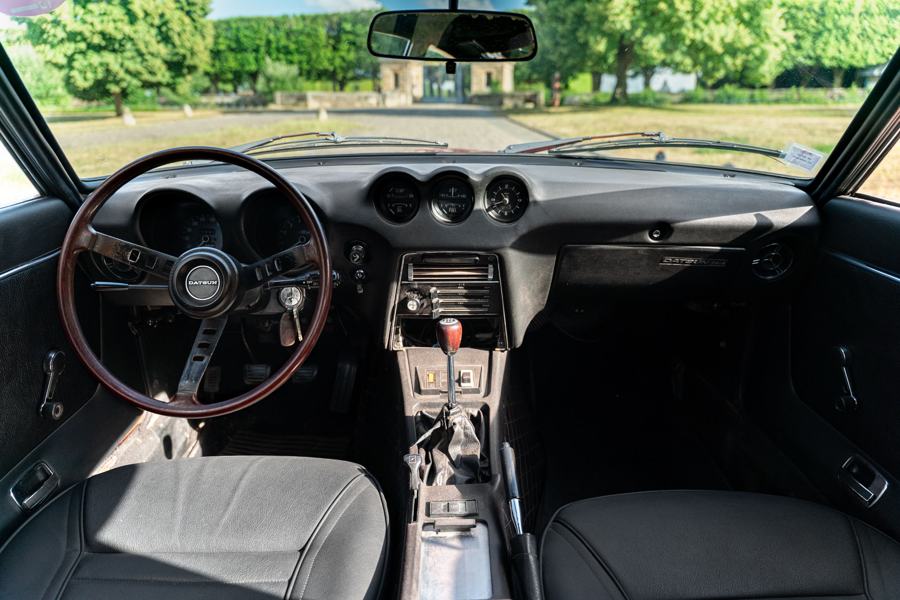 NISSAN DATSUN 240 Z 1972 occasion intérieur (1)