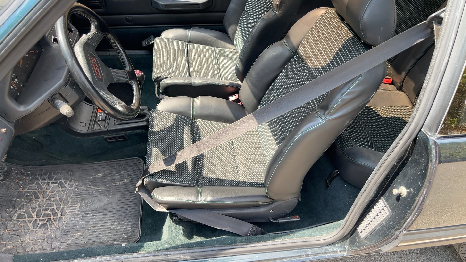 PEUGEOT 205 Gti 1.9 1991 occasion intérieur (1)