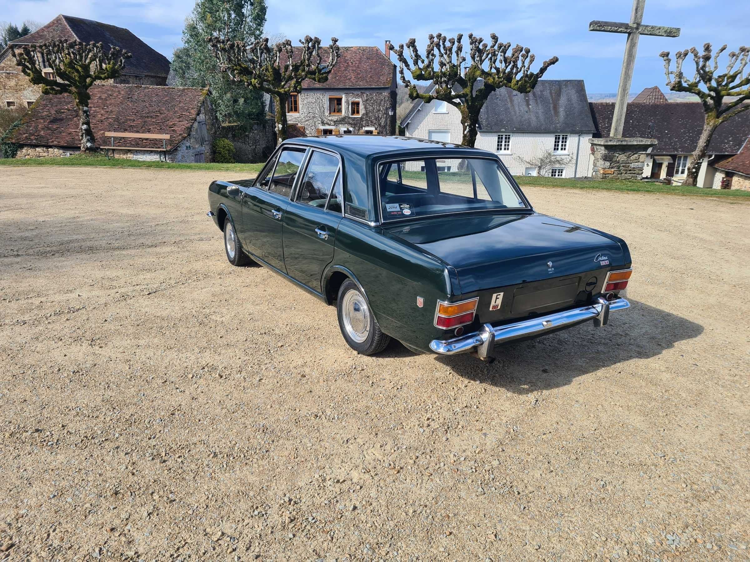 FORD Cortina Mk2 1500gt 1967 occasion extérieur (2)