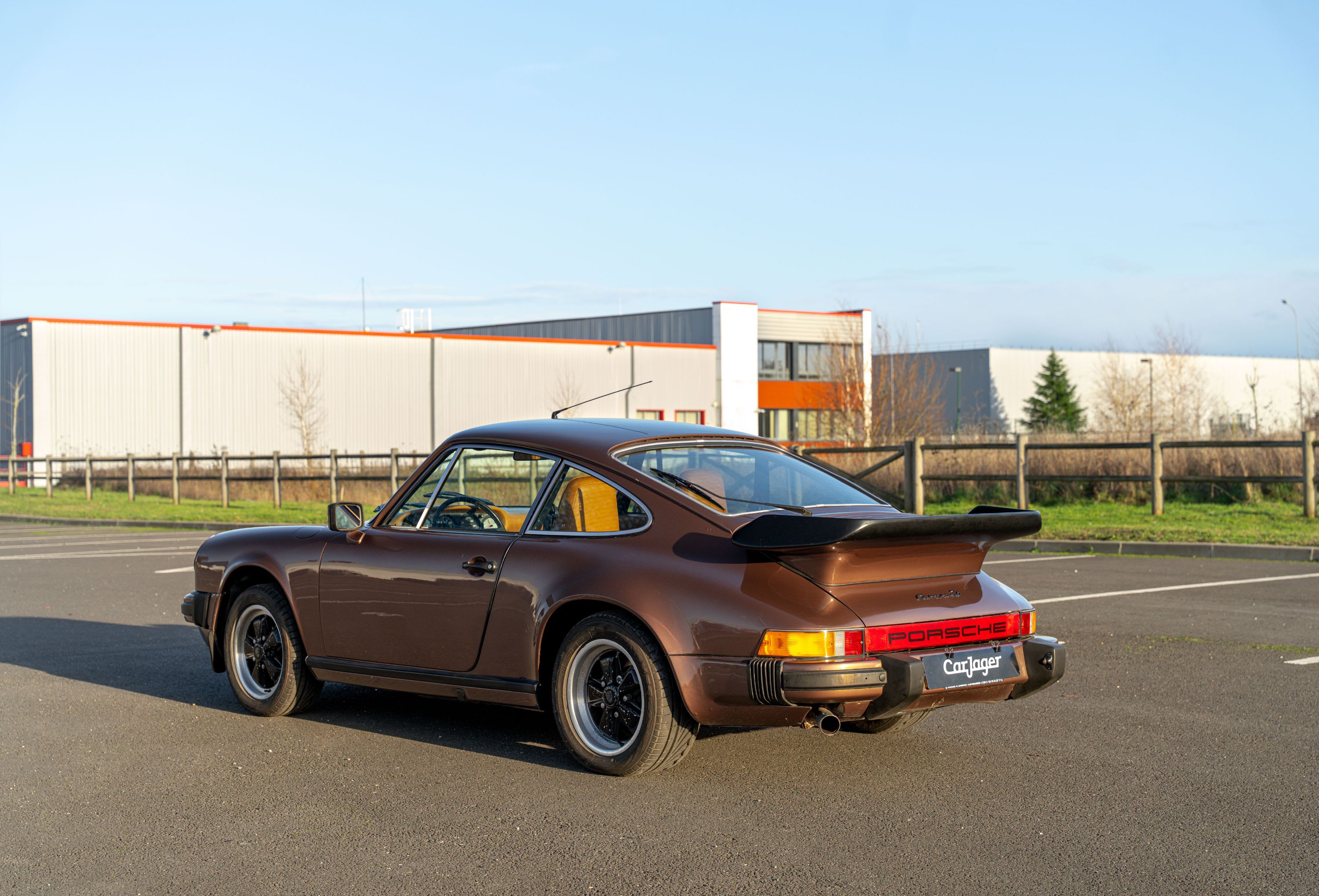 PORSCHE 911 Carrera 3.0 1976 occasion extérieur (2)