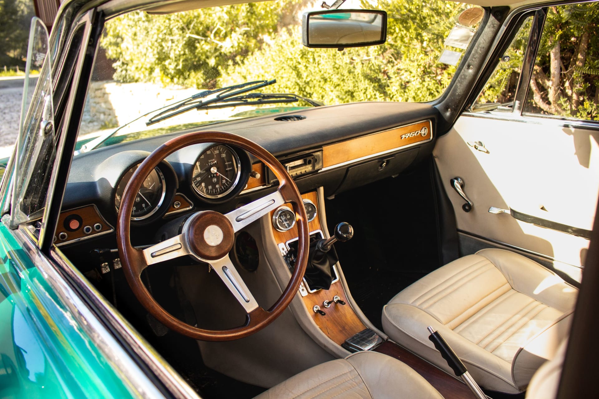 ALFA ROMEO 1750  Gt Veloce 1970 occasion intérieur (1)