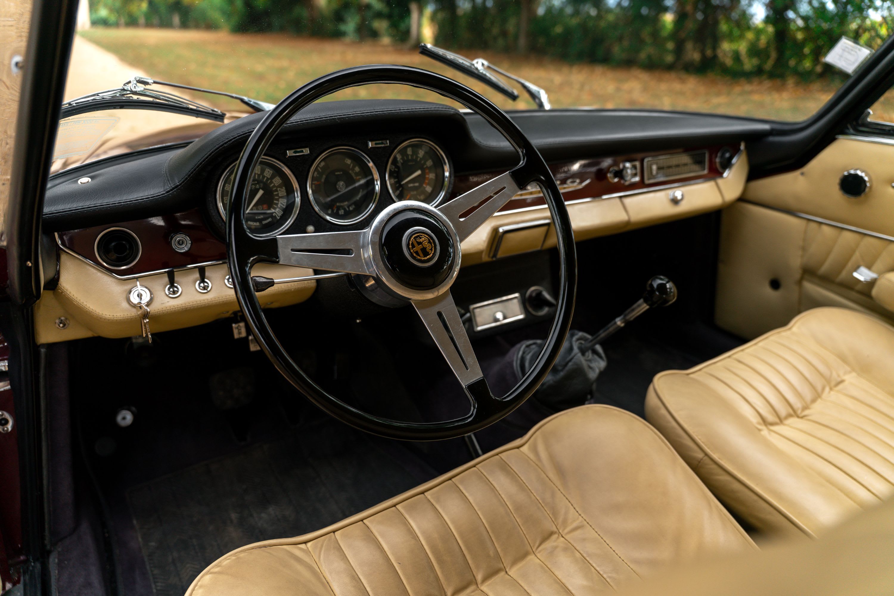 ALFA ROMEO 2600 Sprint 1964 used interior (1)