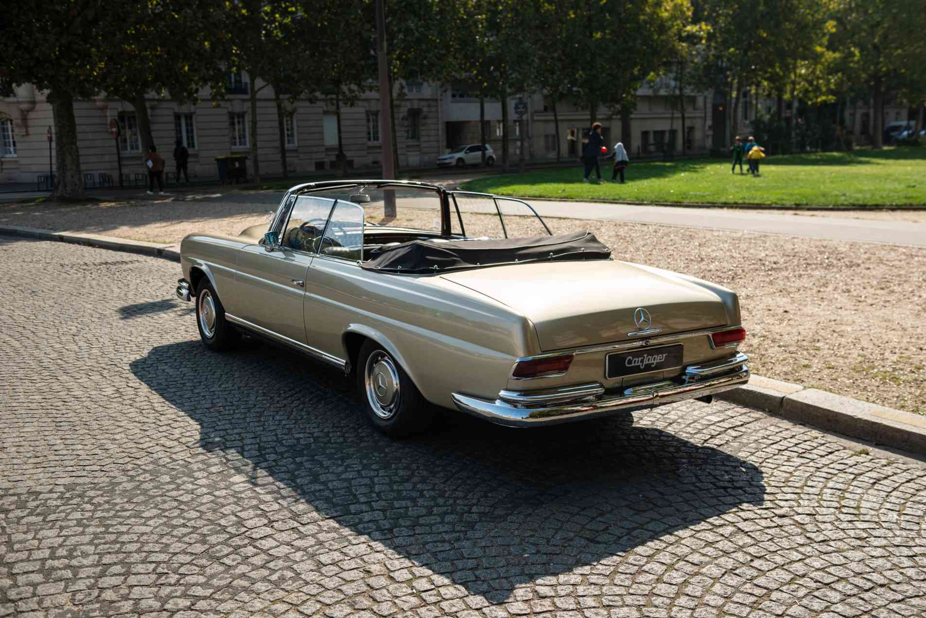 MERCEDES-BENZ 220 se 1962