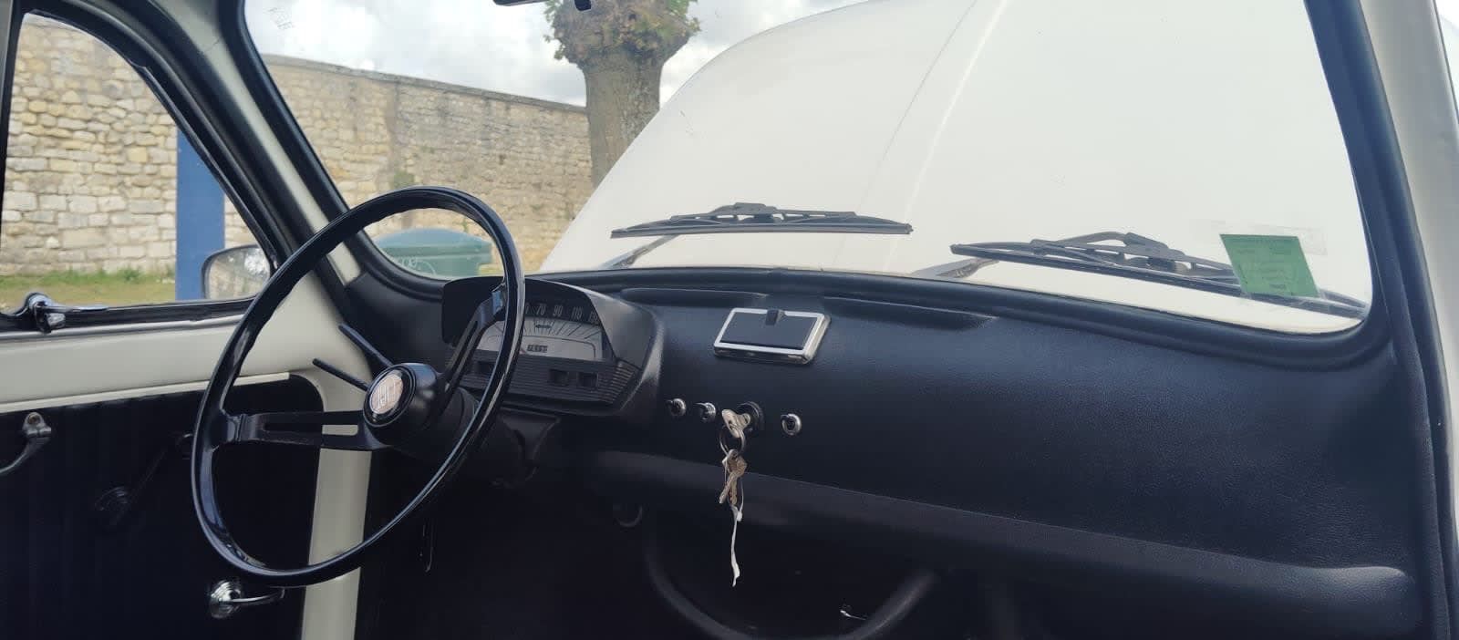 FIAT 500 F Toit Ouvrant 1971 occasion intérieur (1)