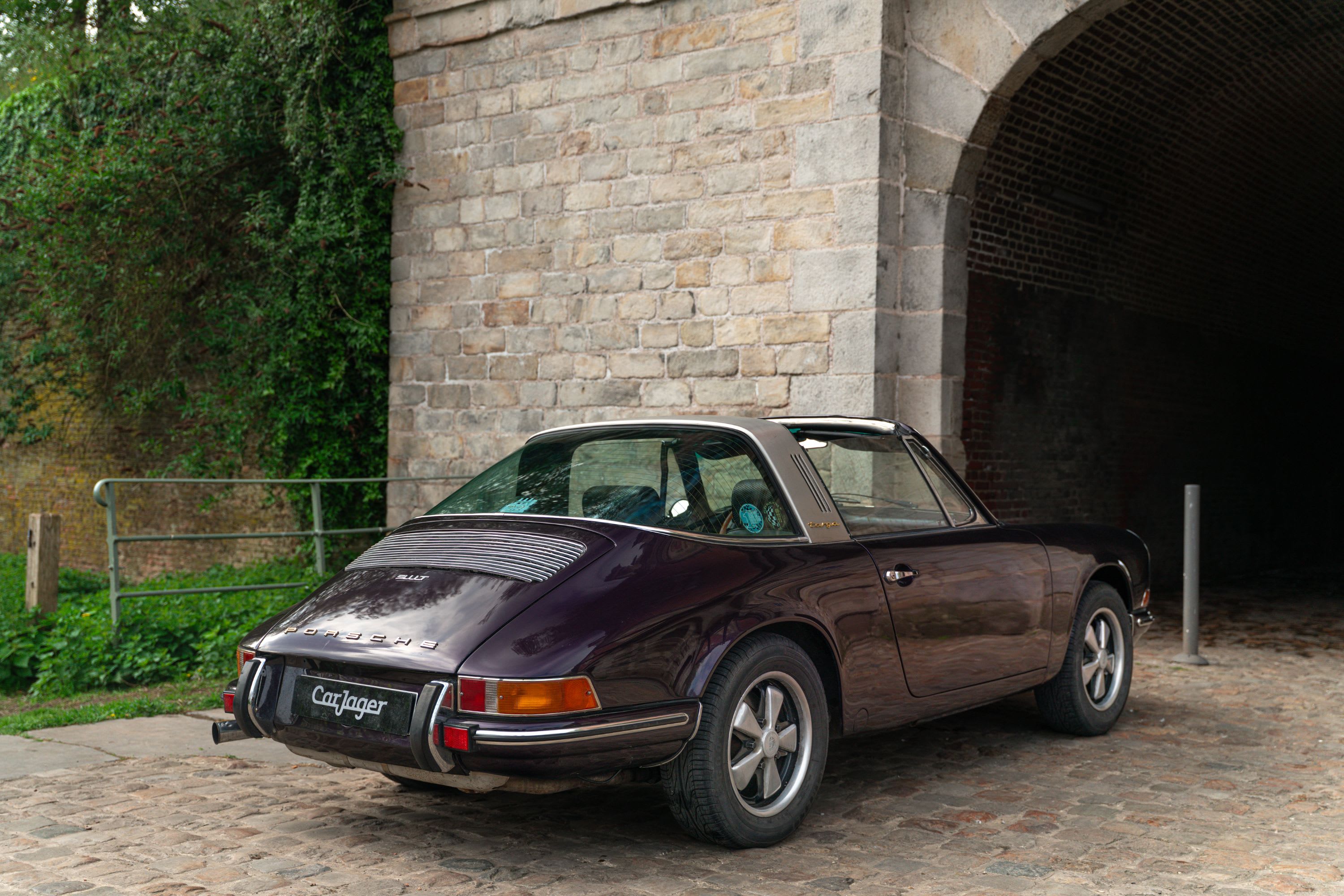 PORSCHE 911 Classic 2.2 T Targa  1970 used video (1)