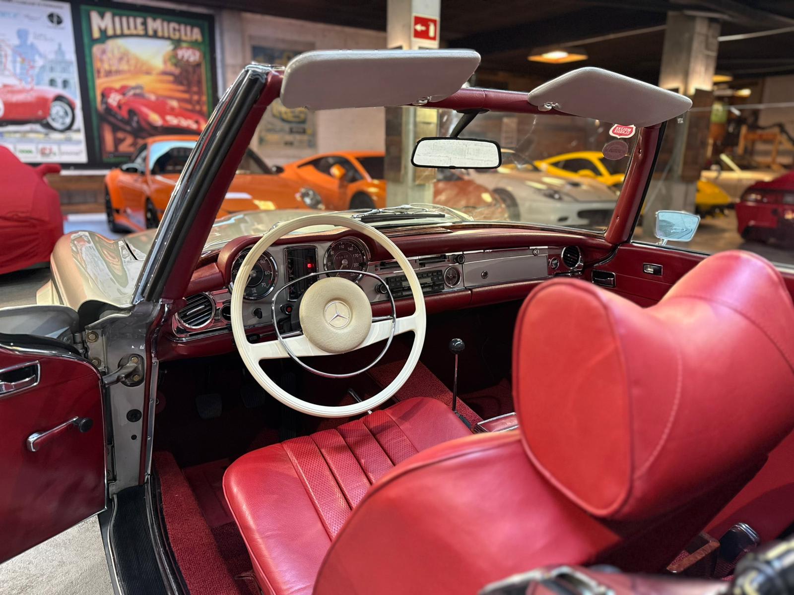 MERCEDES BENZ 280 Sl Pagode 1969 used interior (1)