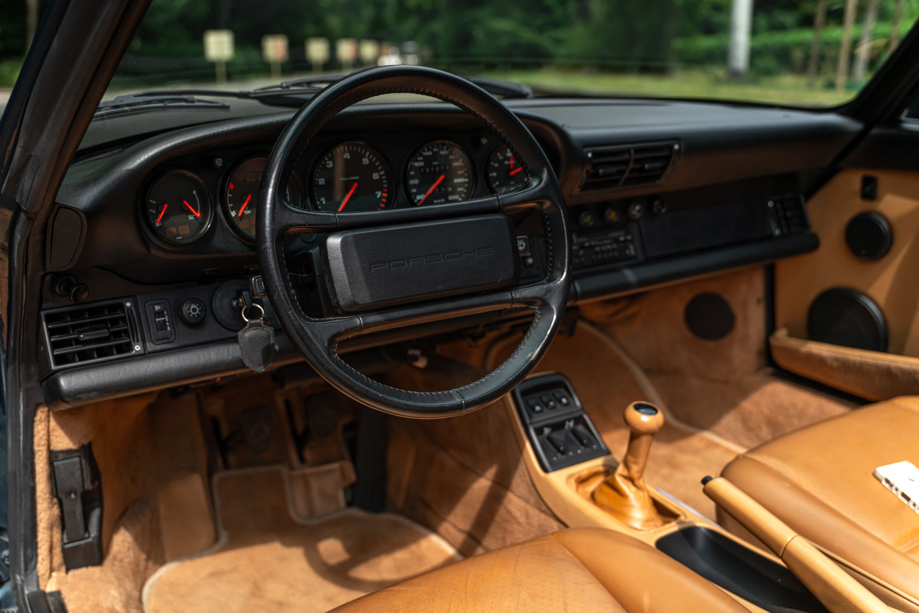 PORSCHE 911 964 Carrera 4 1990 occasion intérieur (1)