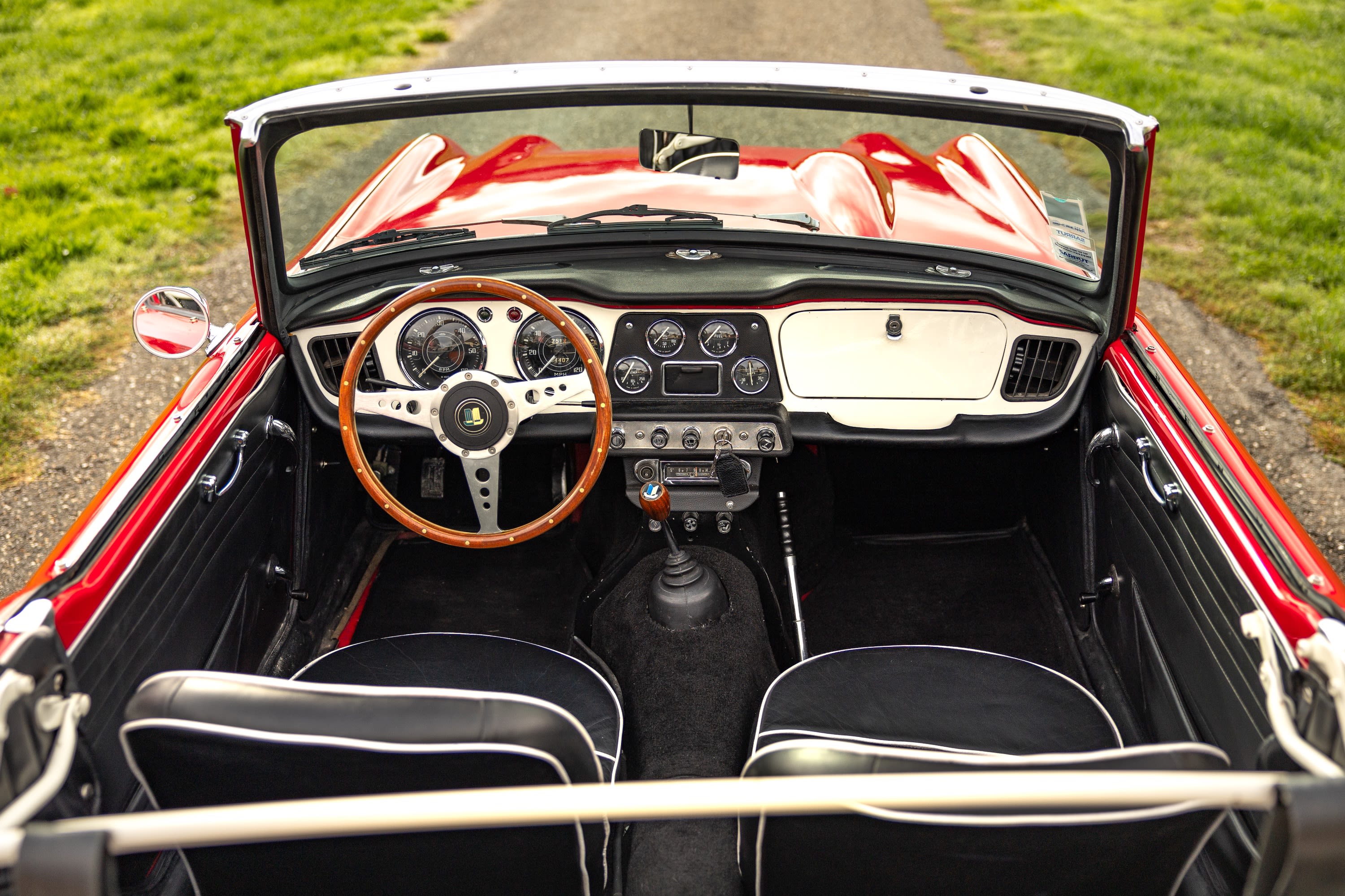 TRIUMPH Tr4 1962 occasion intérieur (1)