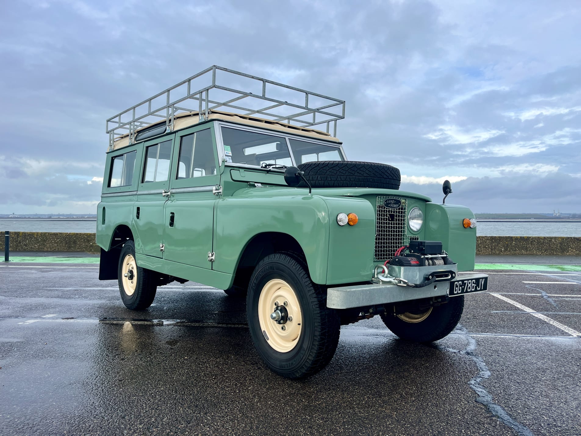 LAND ROVER 109 series ii station wagon 1966