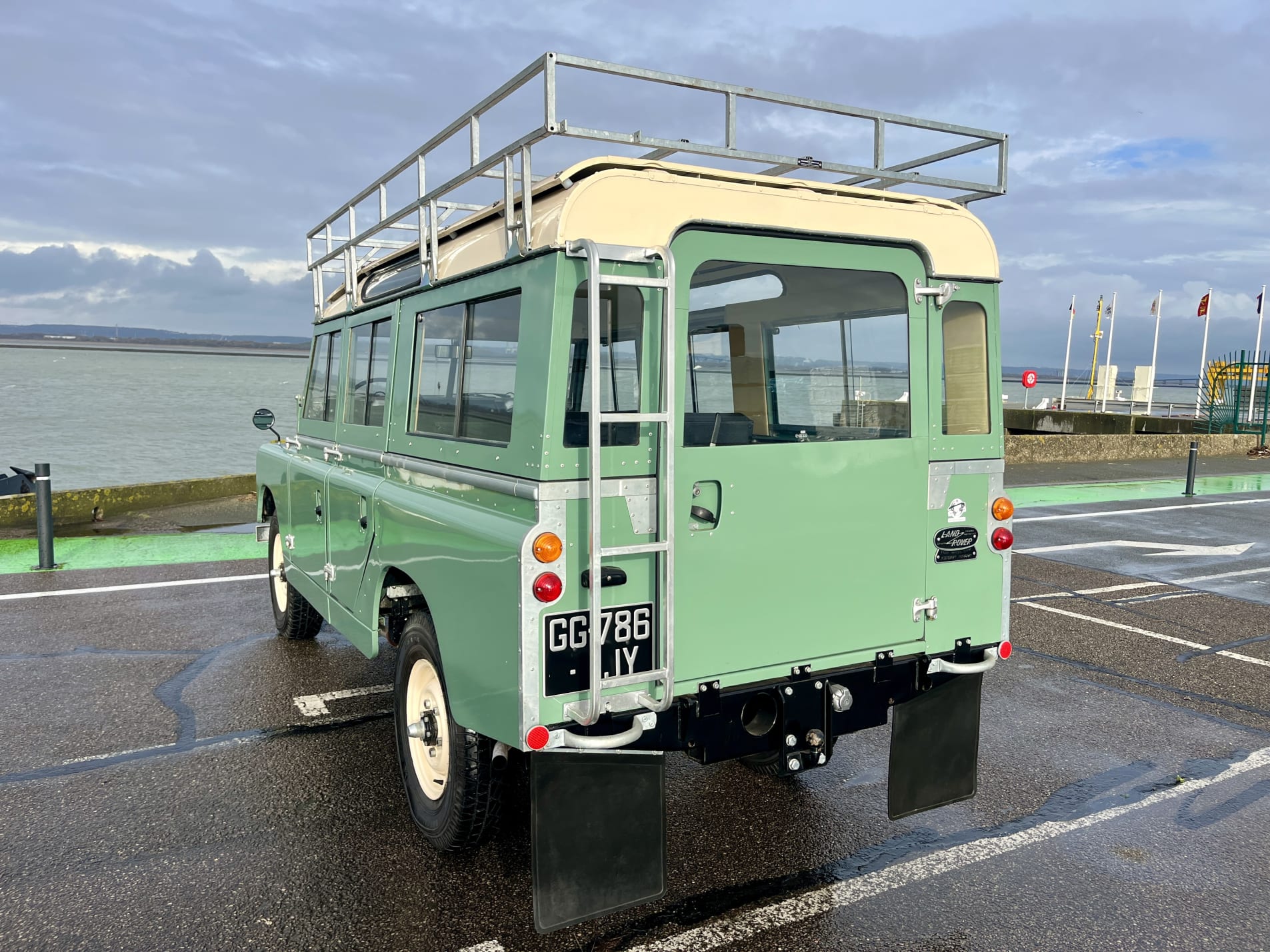 LAND ROVER 109 series ii station wagon 1966