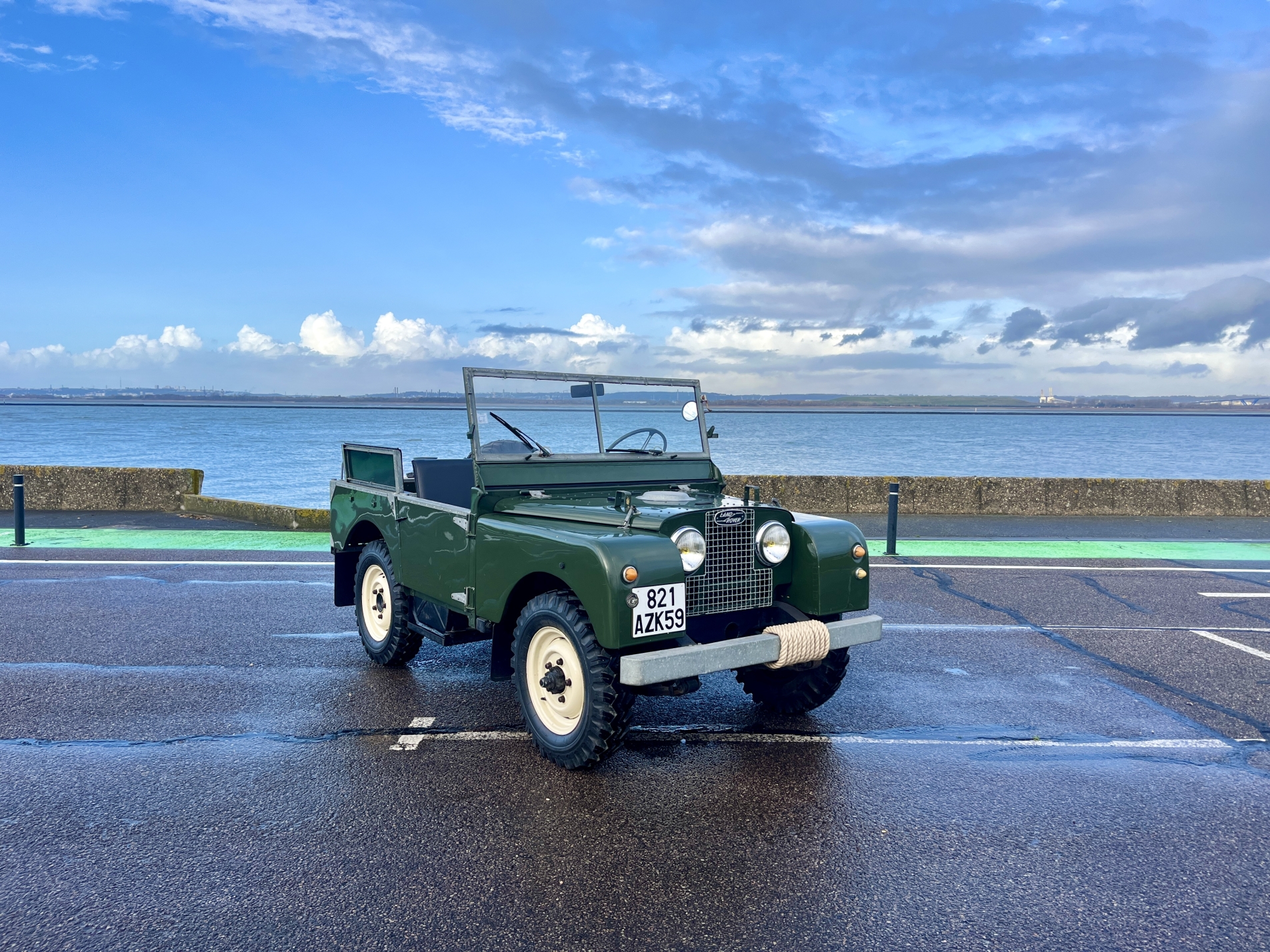 Photo LAND ROVER 80 series i tickford station wagon 1952