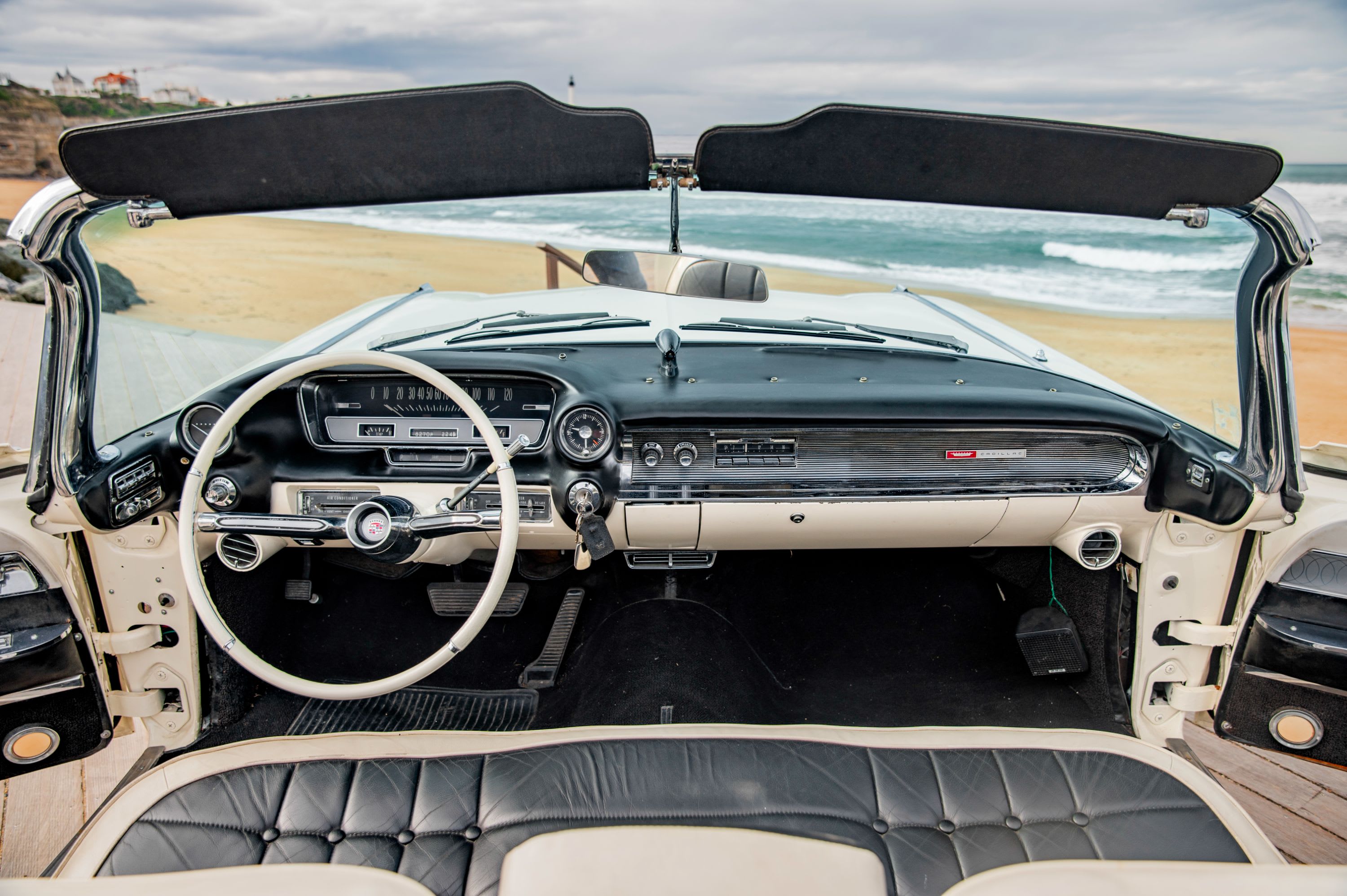 CADILLAC Series 62 Cabriolet 1960 used interior (1)