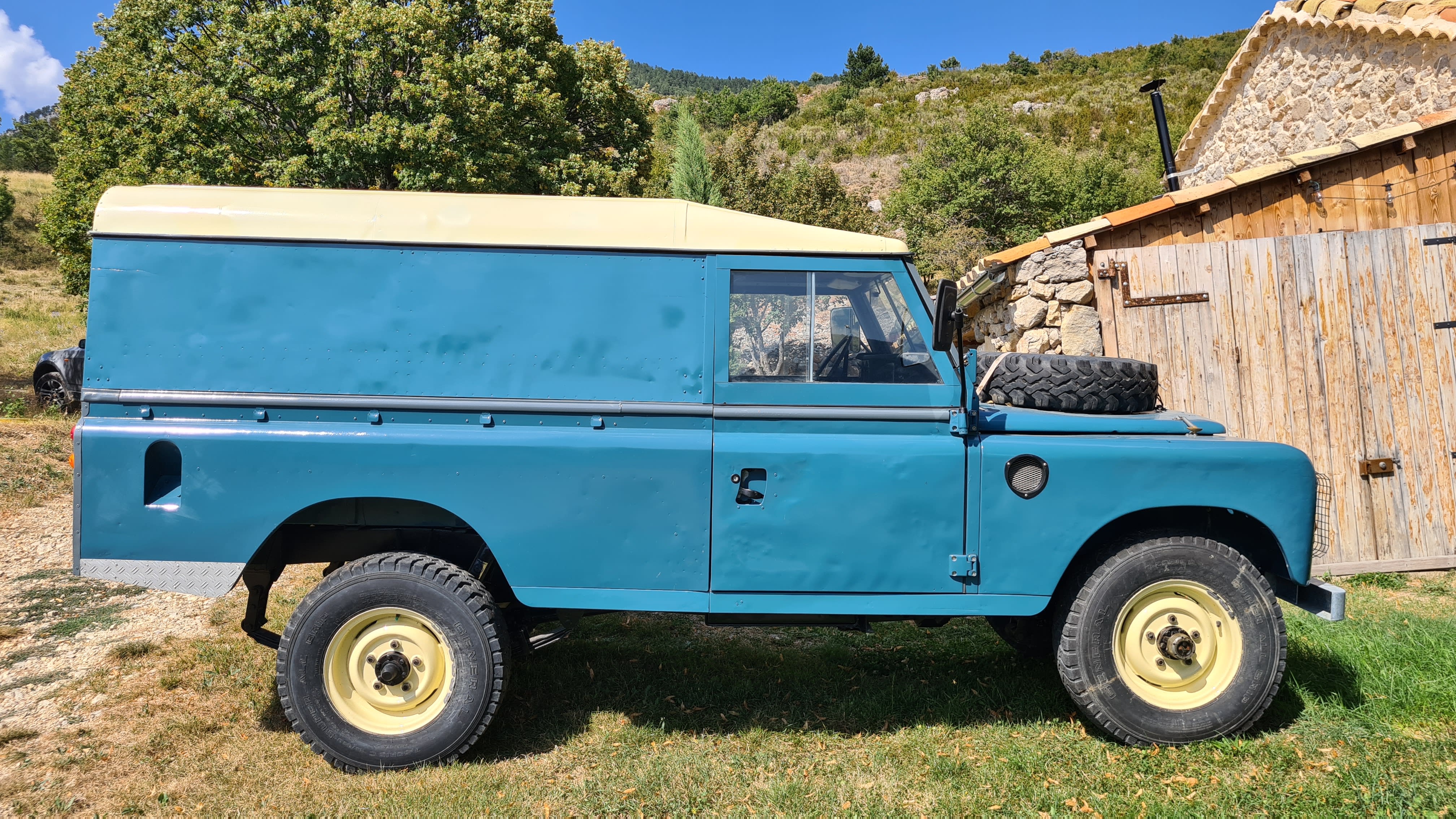 LAND ROVER Series 109 Series Iii Station Wagon 1979 occasion extérieur (2)