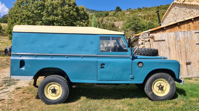 Land Rover 109 Series Iii Station Wagon