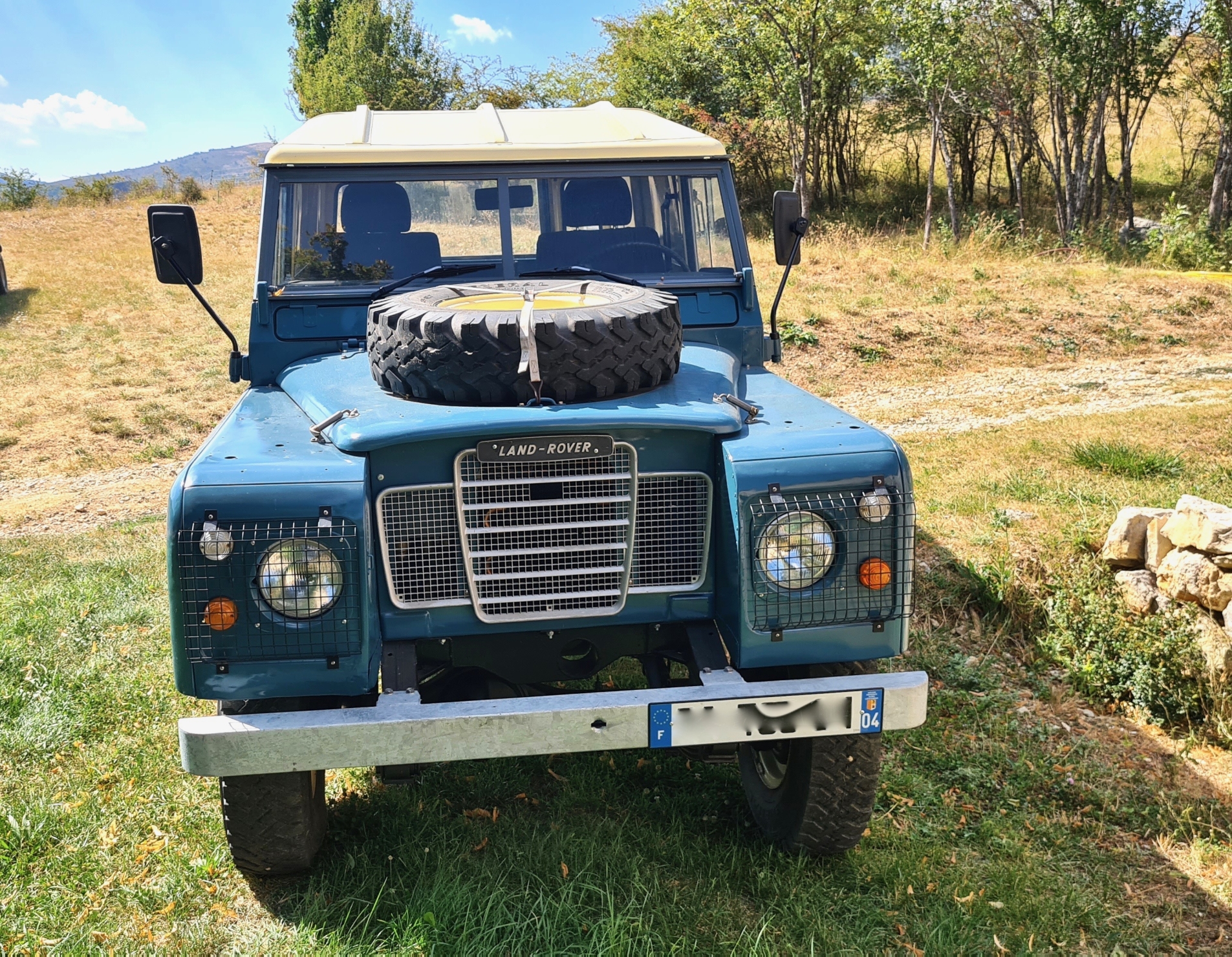 Photo LAND ROVER 109 series iii station wagon 1979