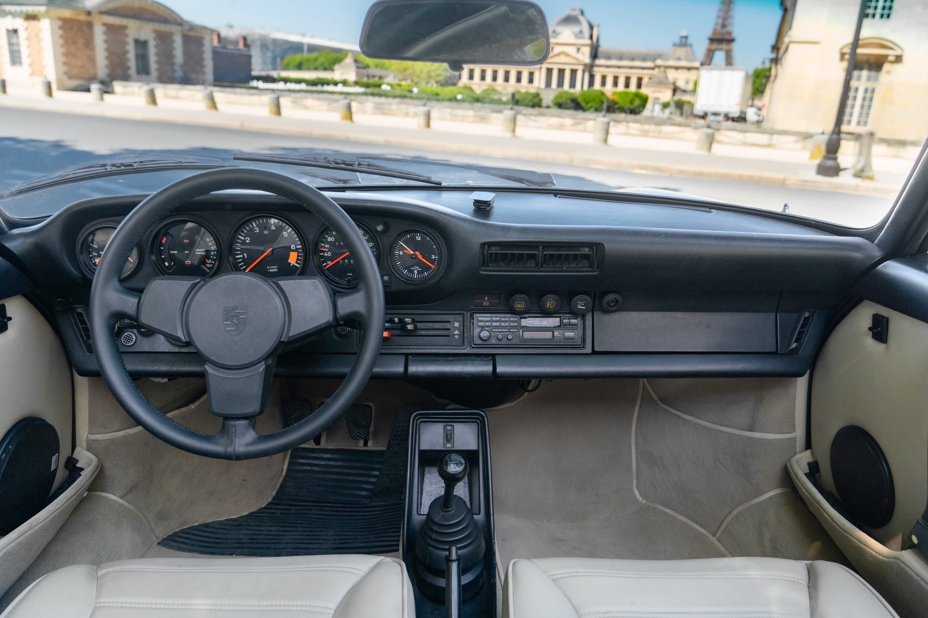 PORSCHE 911 3.0 Sc 1983 occasion intérieur (1)