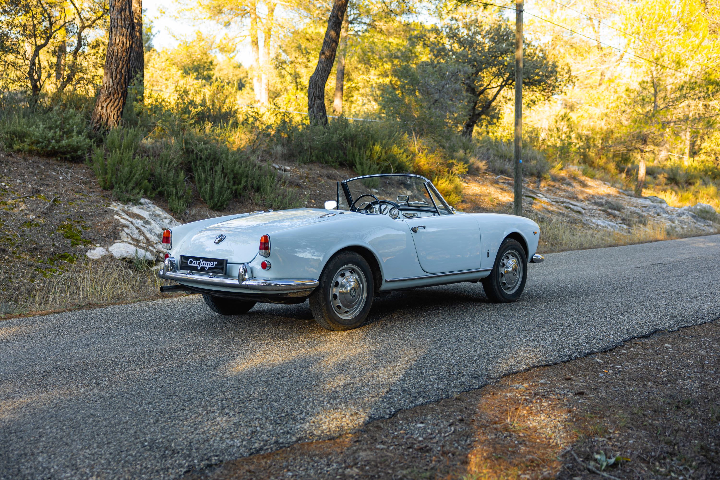 ALFA ROMEO Giulietta Spider Veloce 1300 1960 used video (1)