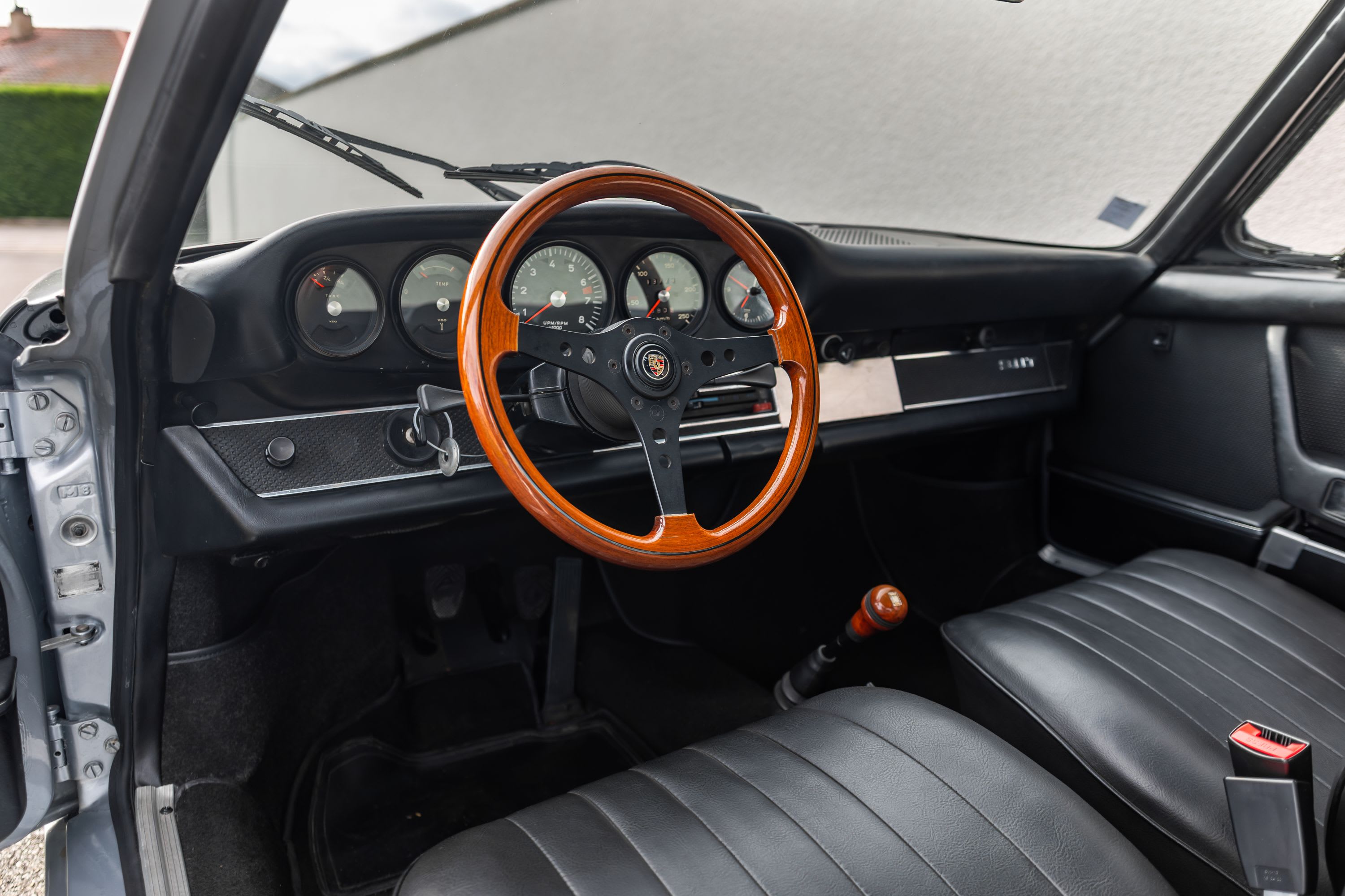 PORSCHE 911 2.2 T Targa 1971 occasion intérieur (1)