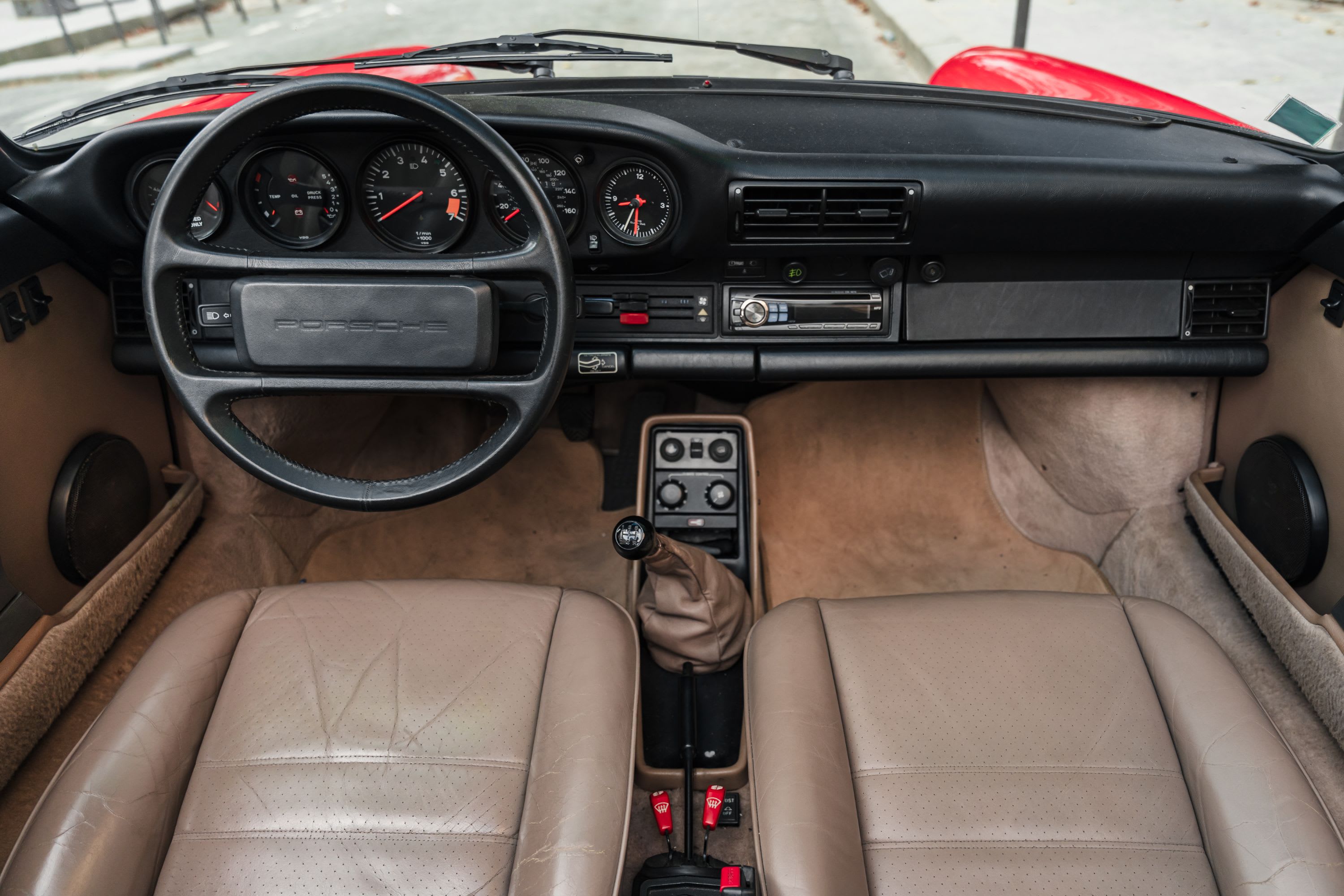 PORSCHE 911 3.2 Carrera Cabriolet 1986 occasion intérieur (1)