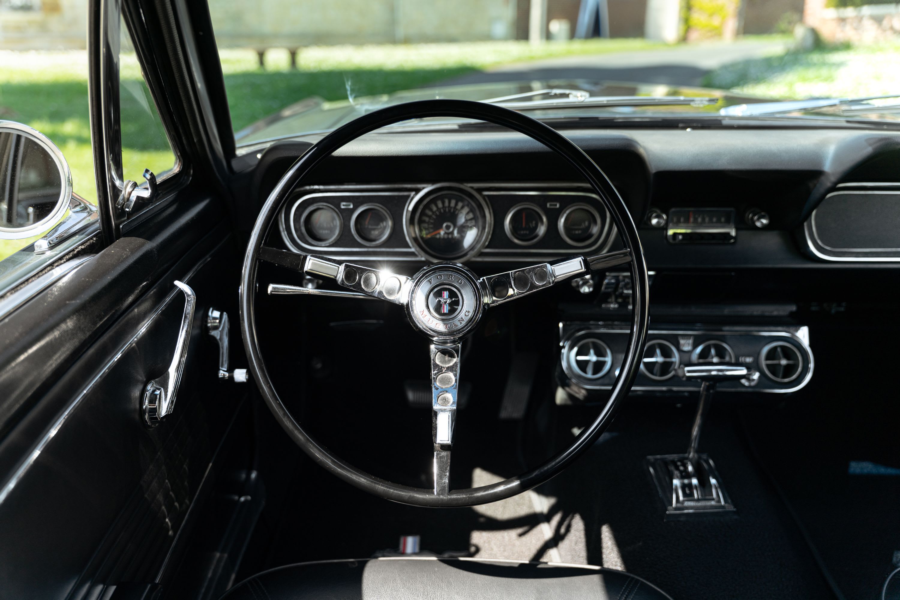FORD Mustang 289ci Code A 1966 occasion intérieur (1)