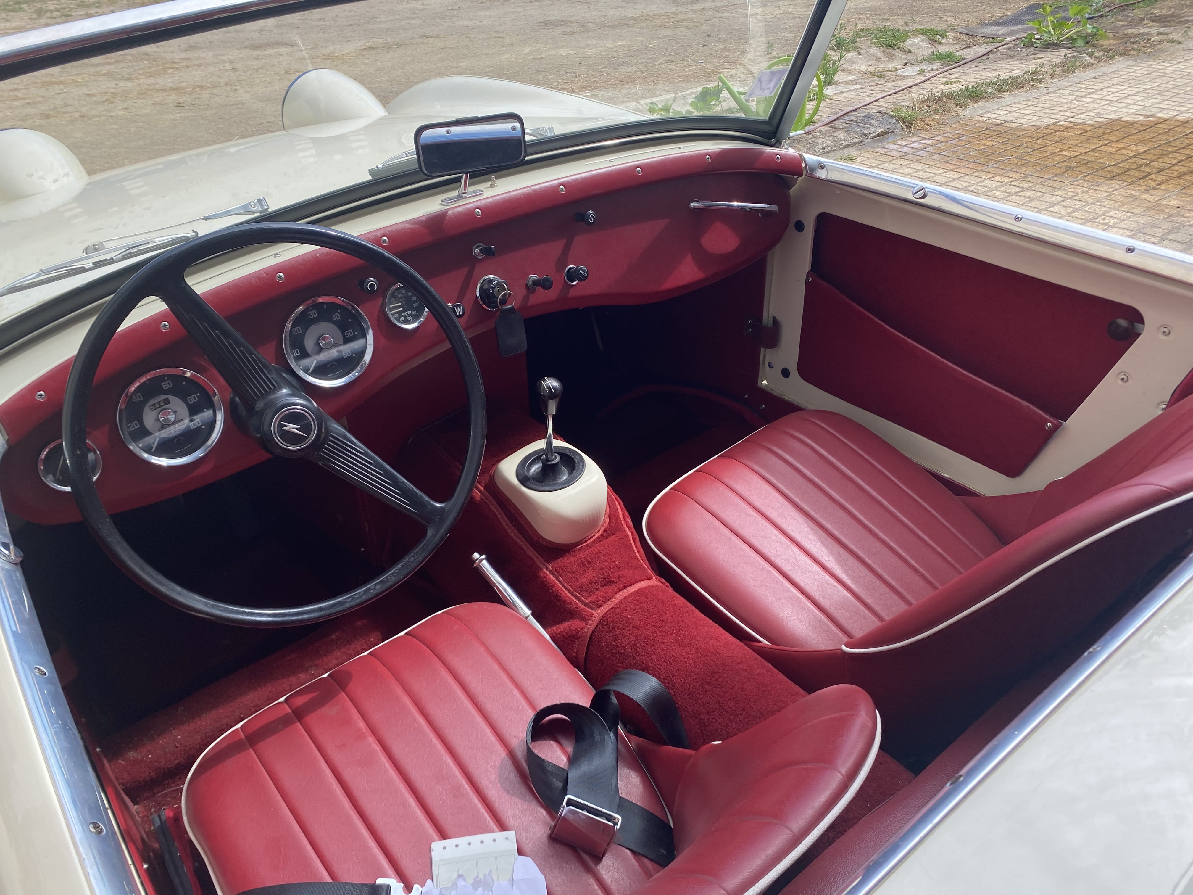 AUSTIN HEALEY Sprite Frogeye 1959 occasion intérieur (1)