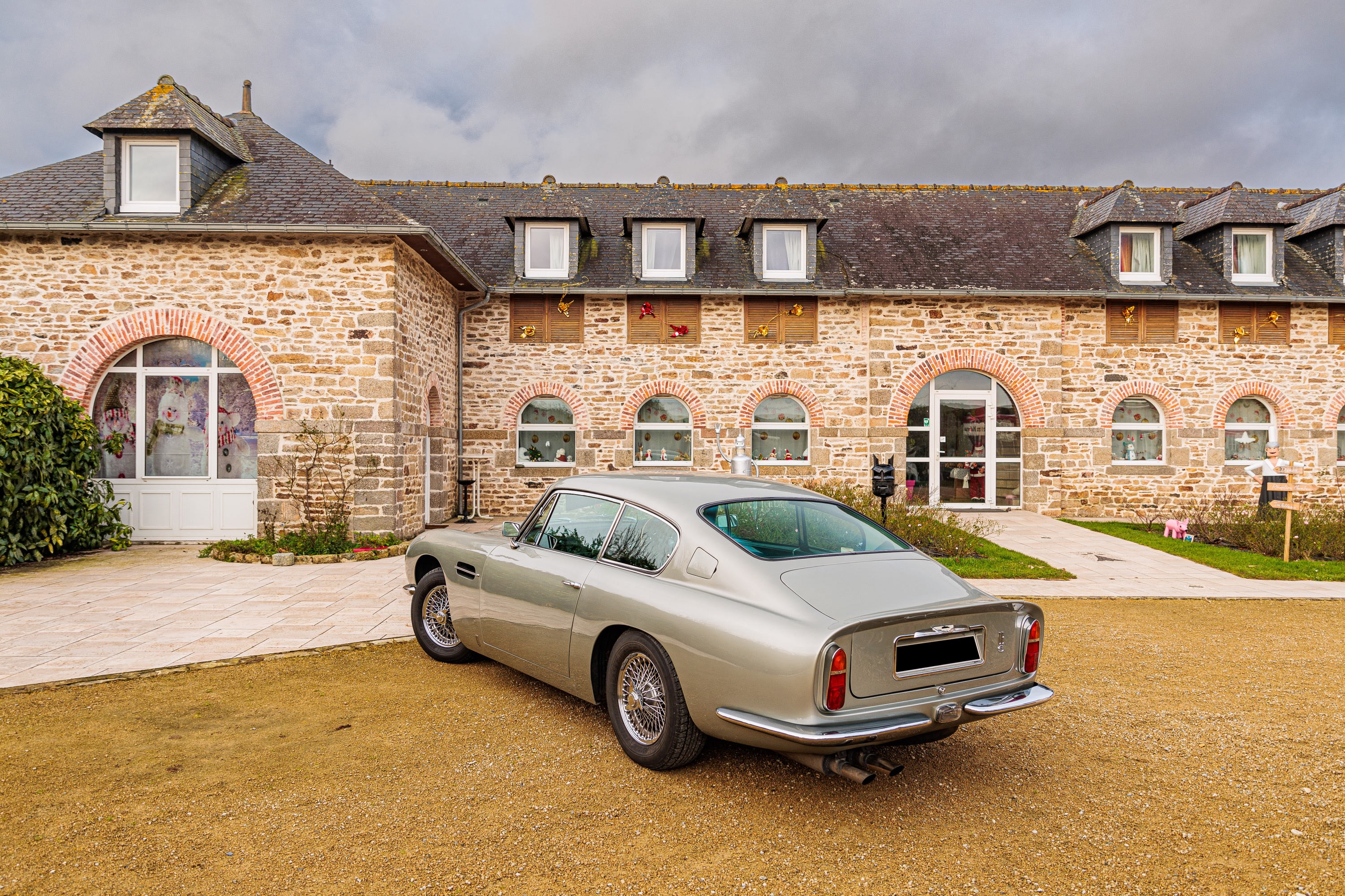 ASTON MARTIN Db6 Mki 1965 occasion extérieur (2)