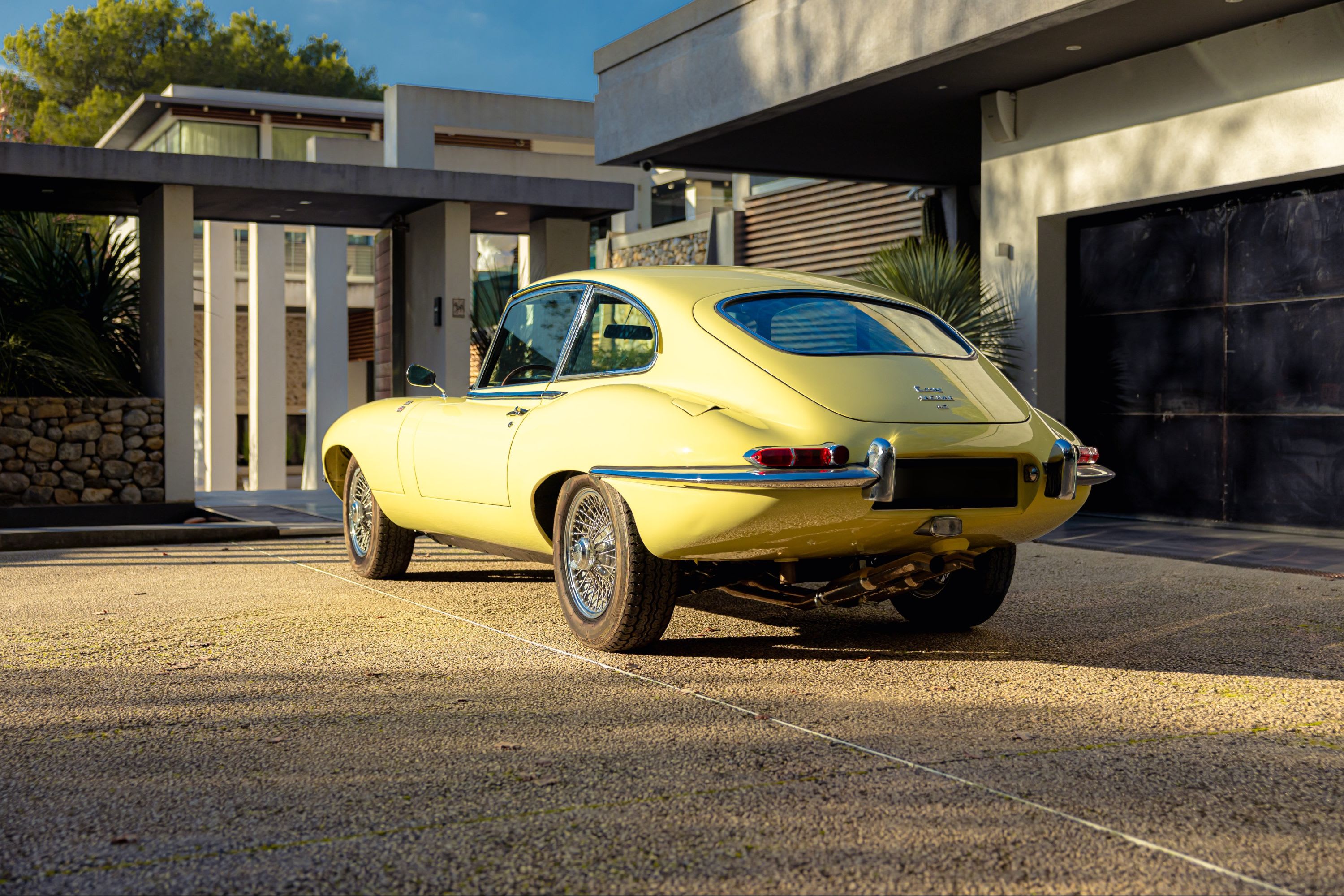 JAGUAR Type E Serie 1 2+2 4.2 1967 used exterior (2)