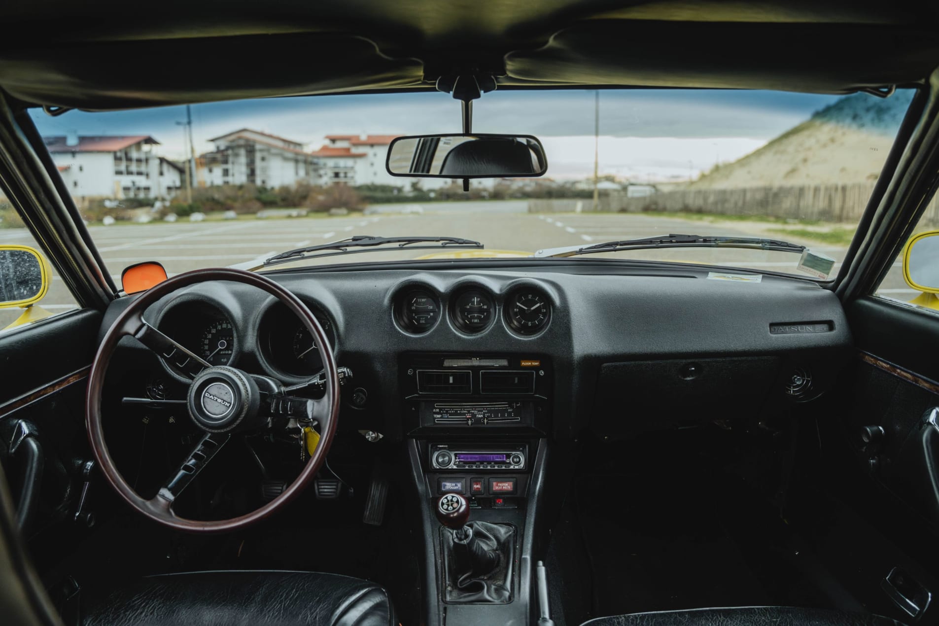 NISSAN DATSUN 280 z 1975